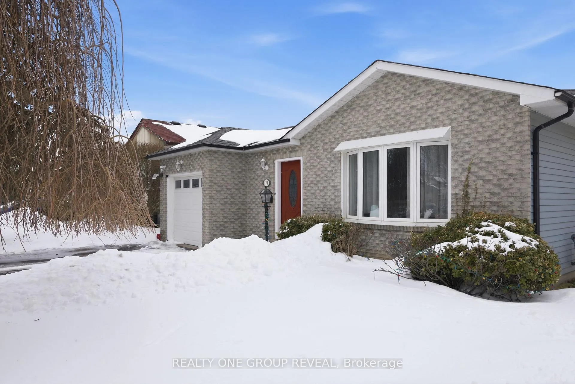 Photo 5 of 170 Seneca Avenue, Oshawa, Samac — HOMEH