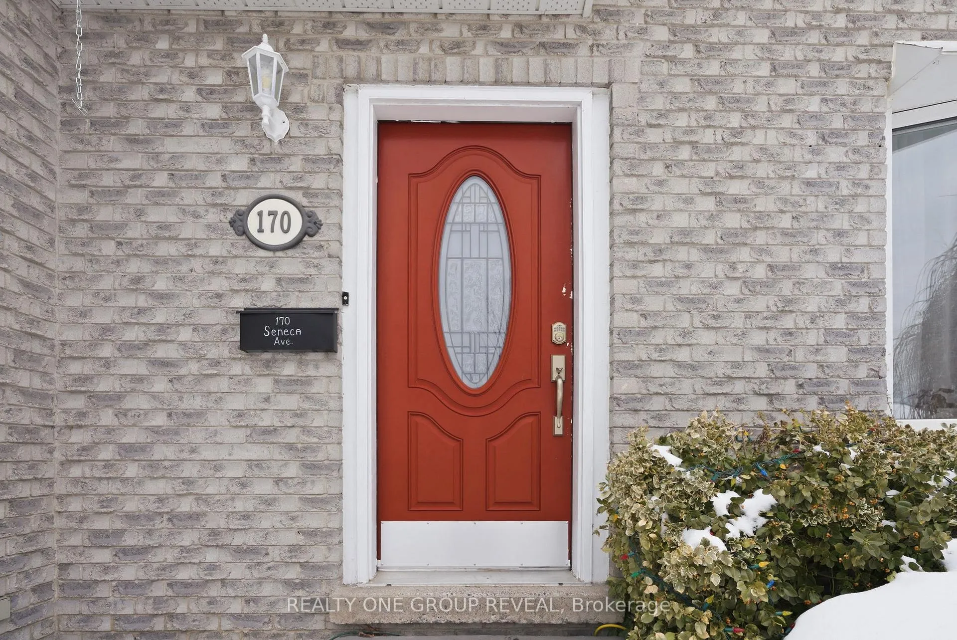 Photo 6 of 170 Seneca Avenue, Oshawa, Samac — HOMEH