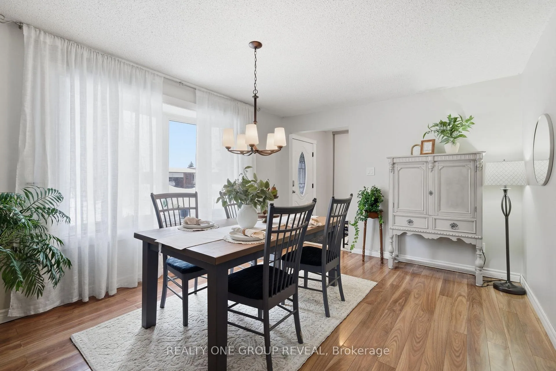 Photo 11 of 170 Seneca Avenue, Oshawa, Samac — HOMEH