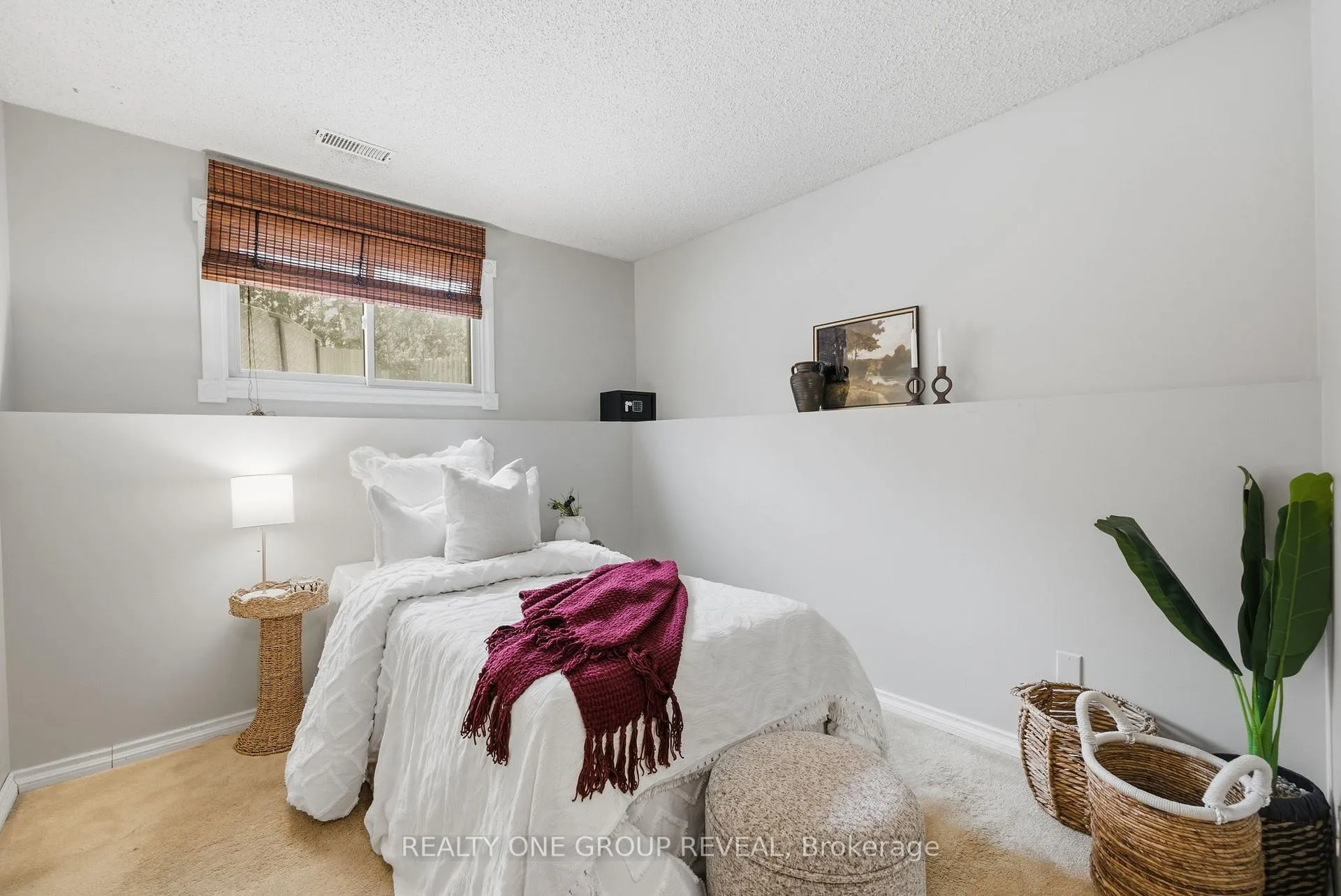 Photo 34 of 170 Seneca Avenue, Oshawa, Samac — HOMEH