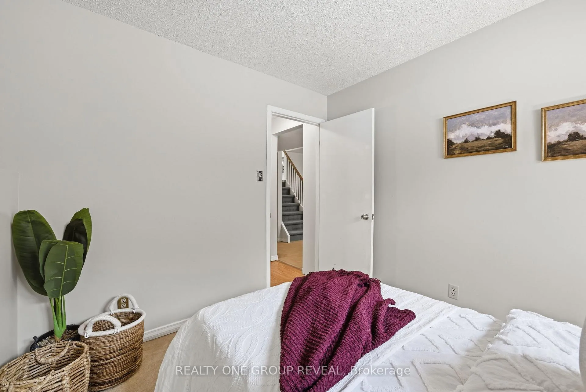 Photo 35 of 170 Seneca Avenue, Oshawa, Samac — HOMEH