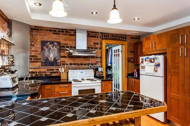 Photo 5 of Unit Main, 56 Macdonell Avenue, Toronto, Roncesvalles — HOMEH