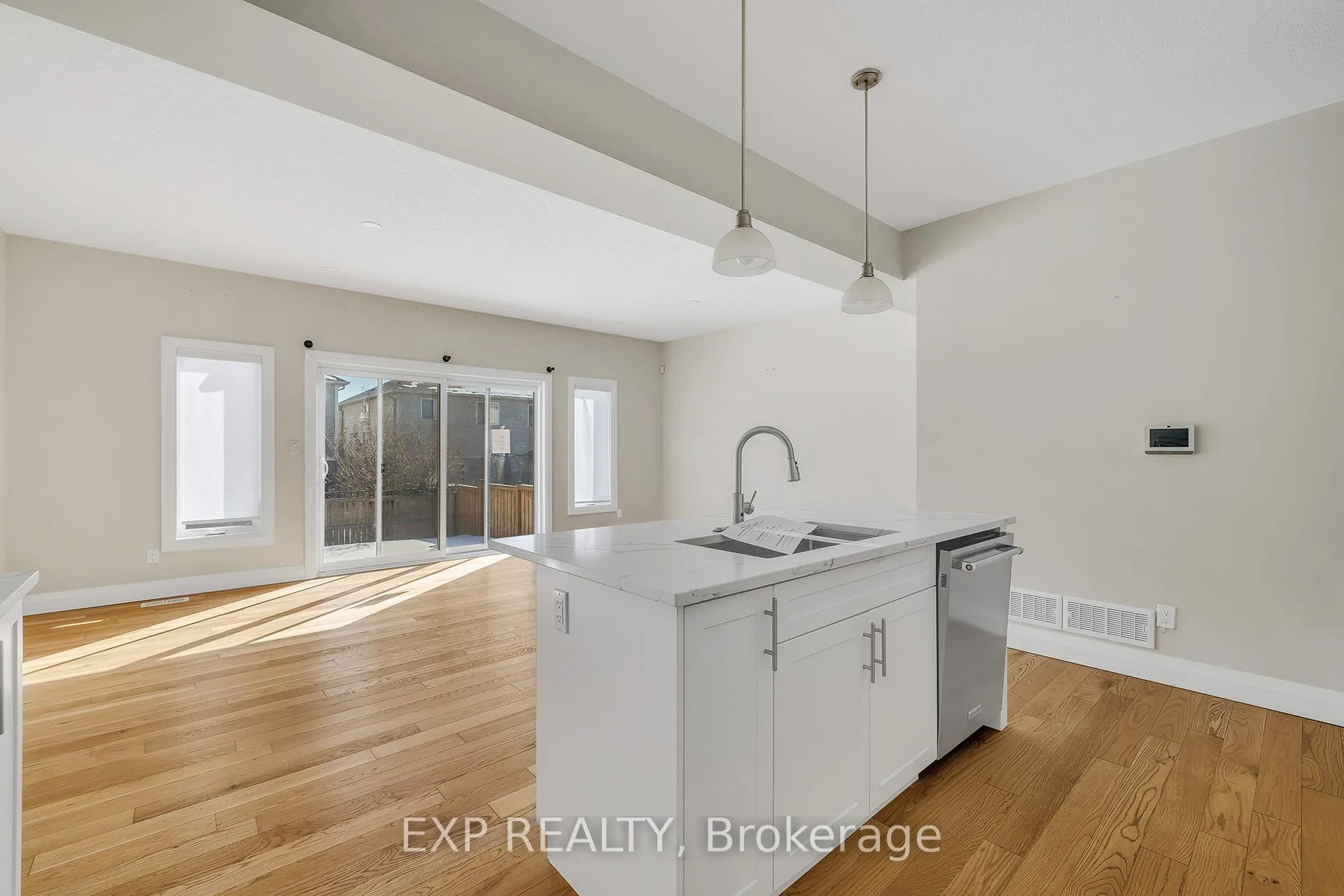 Photo 8 of 47 Pondcliffe Drive, Kitchener, Doon South — HOMEH