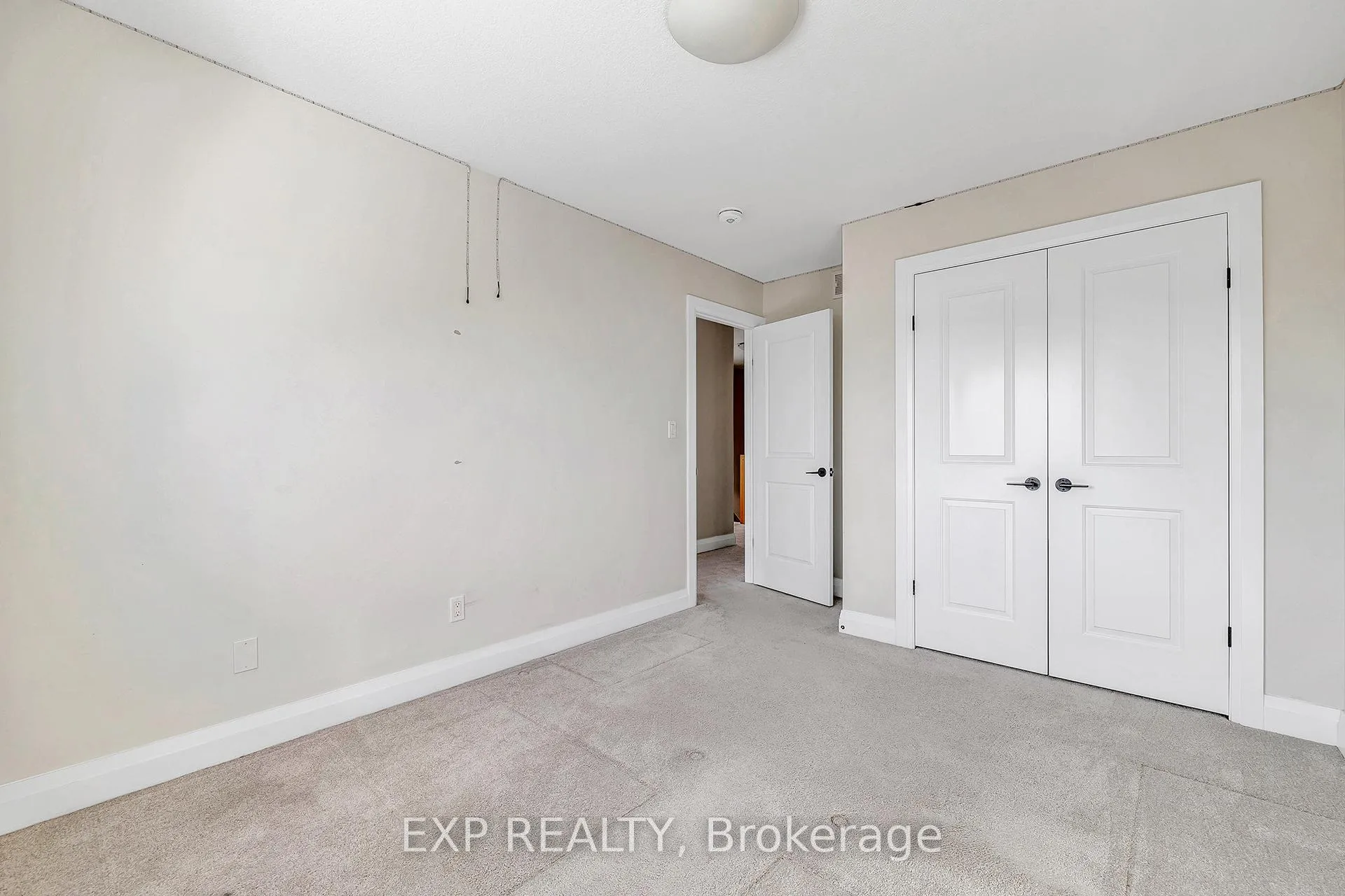 Photo 18 of 47 Pondcliffe Drive, Kitchener, Doon South — HOMEH