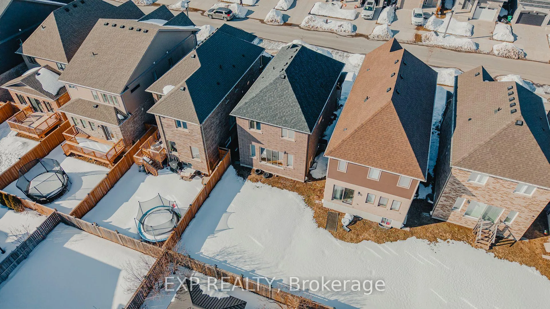 Photo 23 of 47 Pondcliffe Drive, Kitchener, Doon South — HOMEH