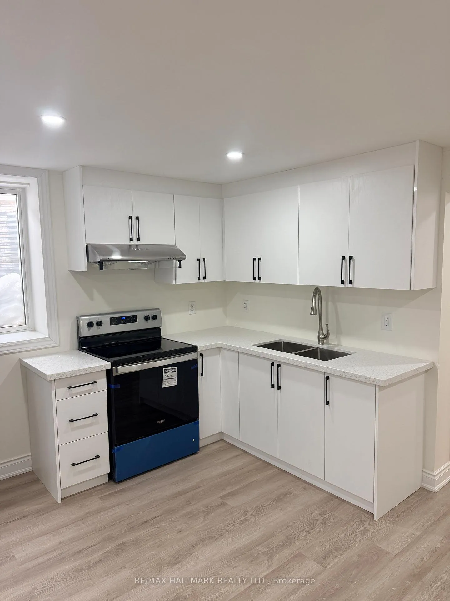 Photo 2 of Unit Bsmt, 550 Yates Drive, Milton, Coates — HOMEH