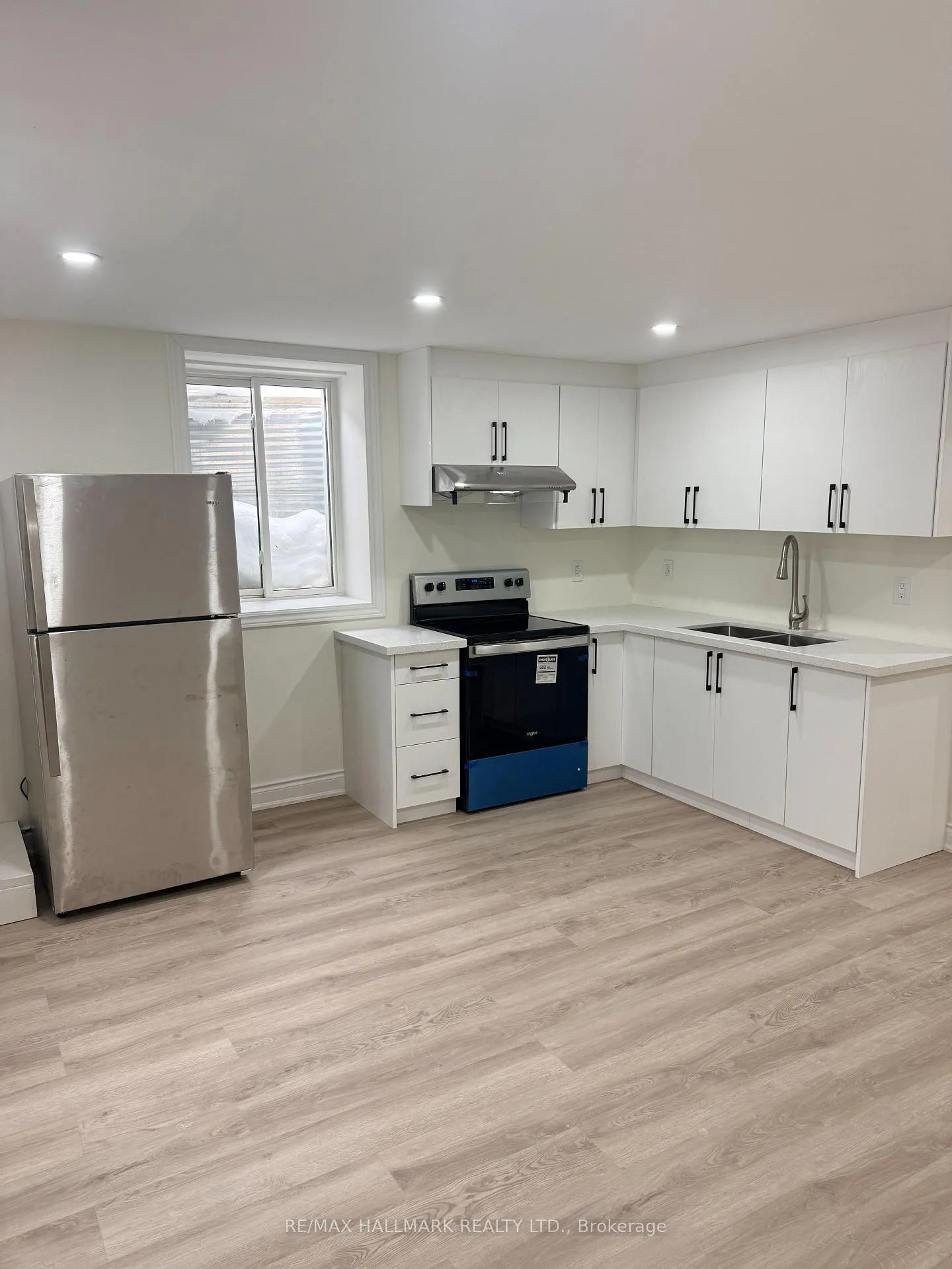 Photo 3 of Unit Bsmt, 550 Yates Drive, Milton, Coates — HOMEH