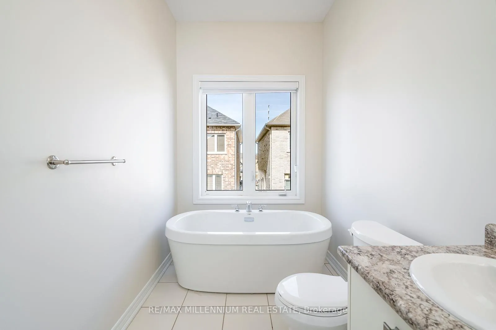 Photo 27 of Unit Upper, 28 Brent Stephens Way, Brampton, Northwest Brampton — HOMEH