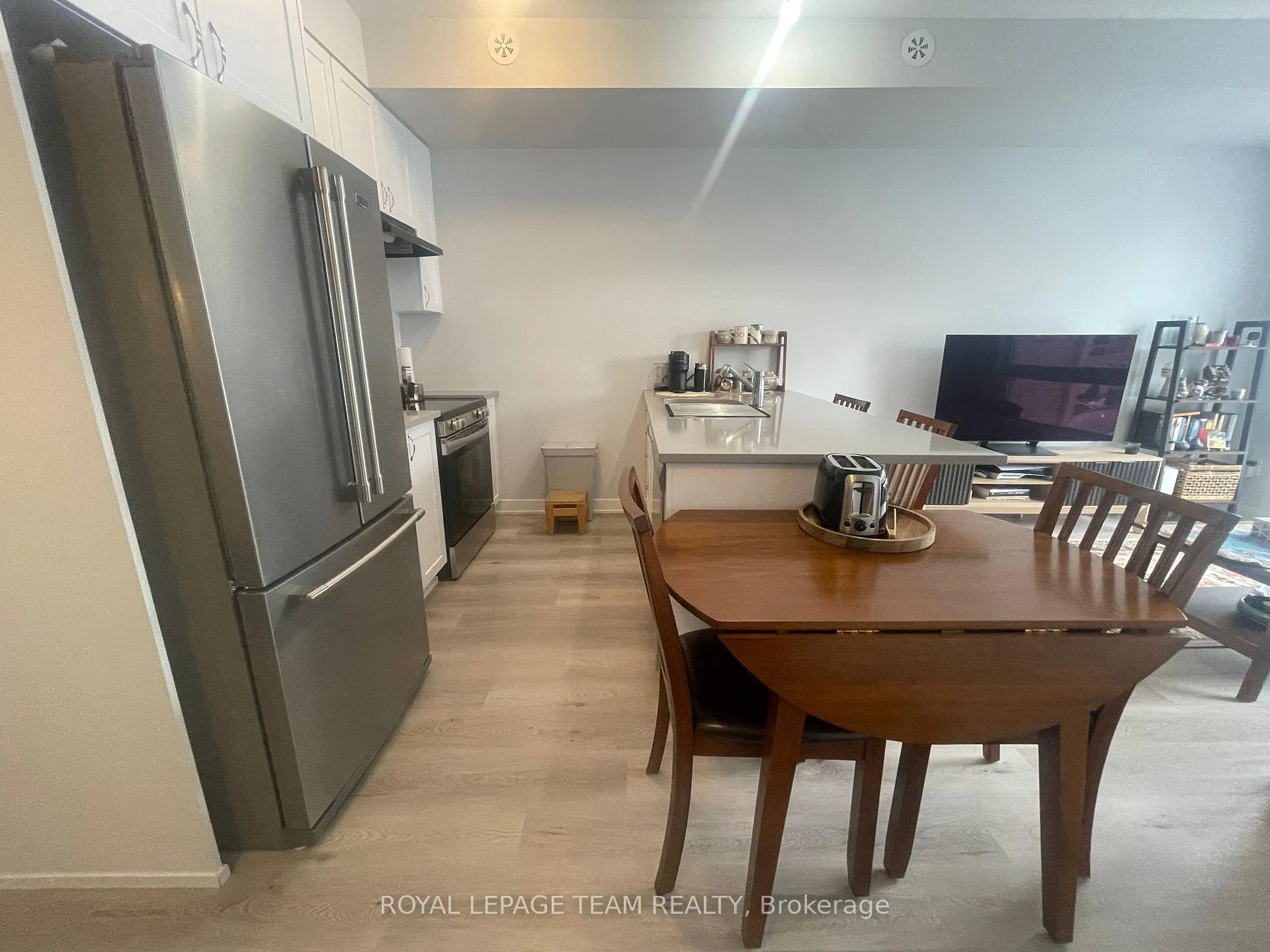Photo 5 of 230 Mishi Private, Ottawa, CFB Rockcliffe and Area — HOMEH