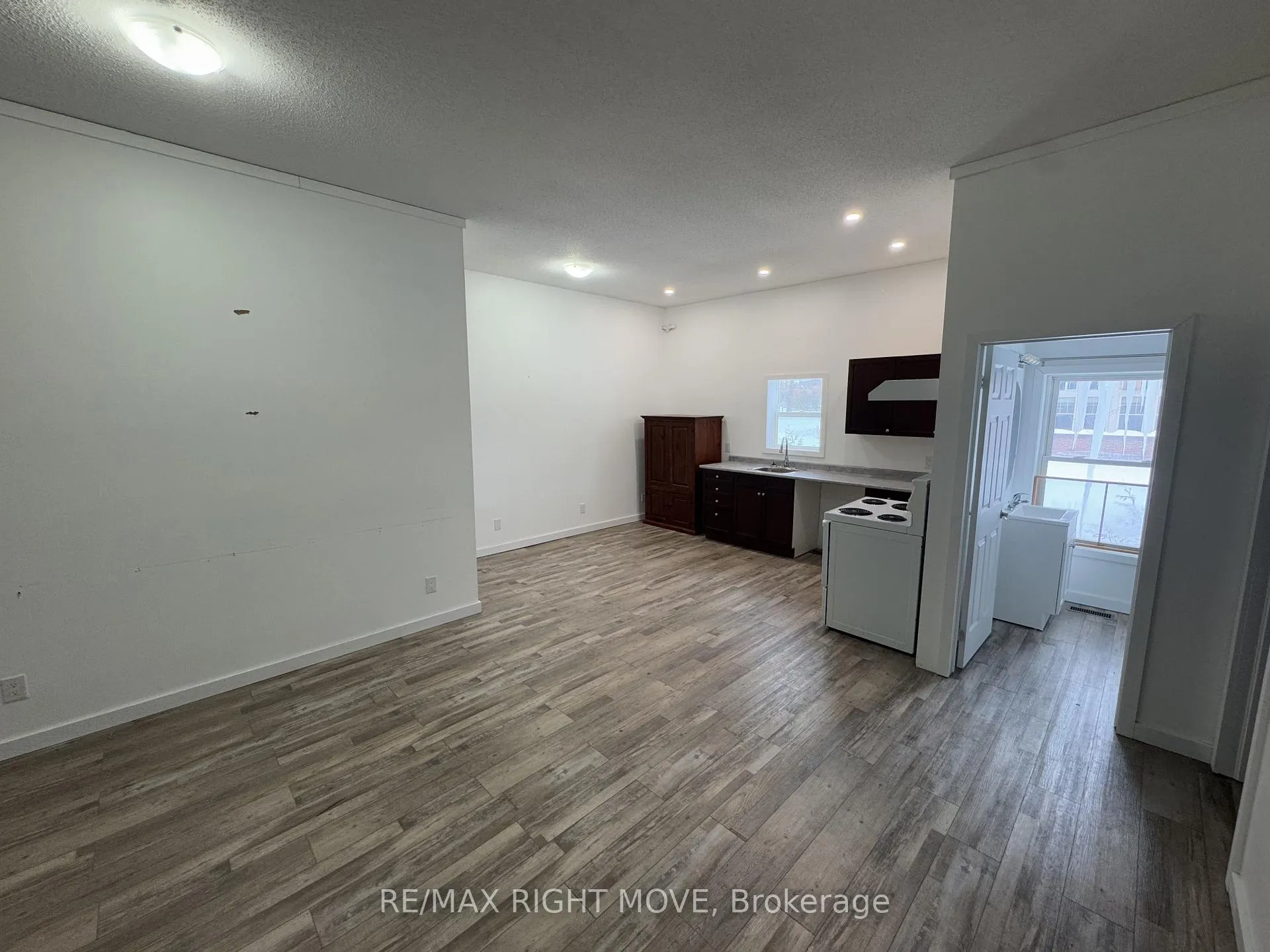 Photo 1 of Unit 4B, 4337 Burnside Line, Orillia — HOMEH