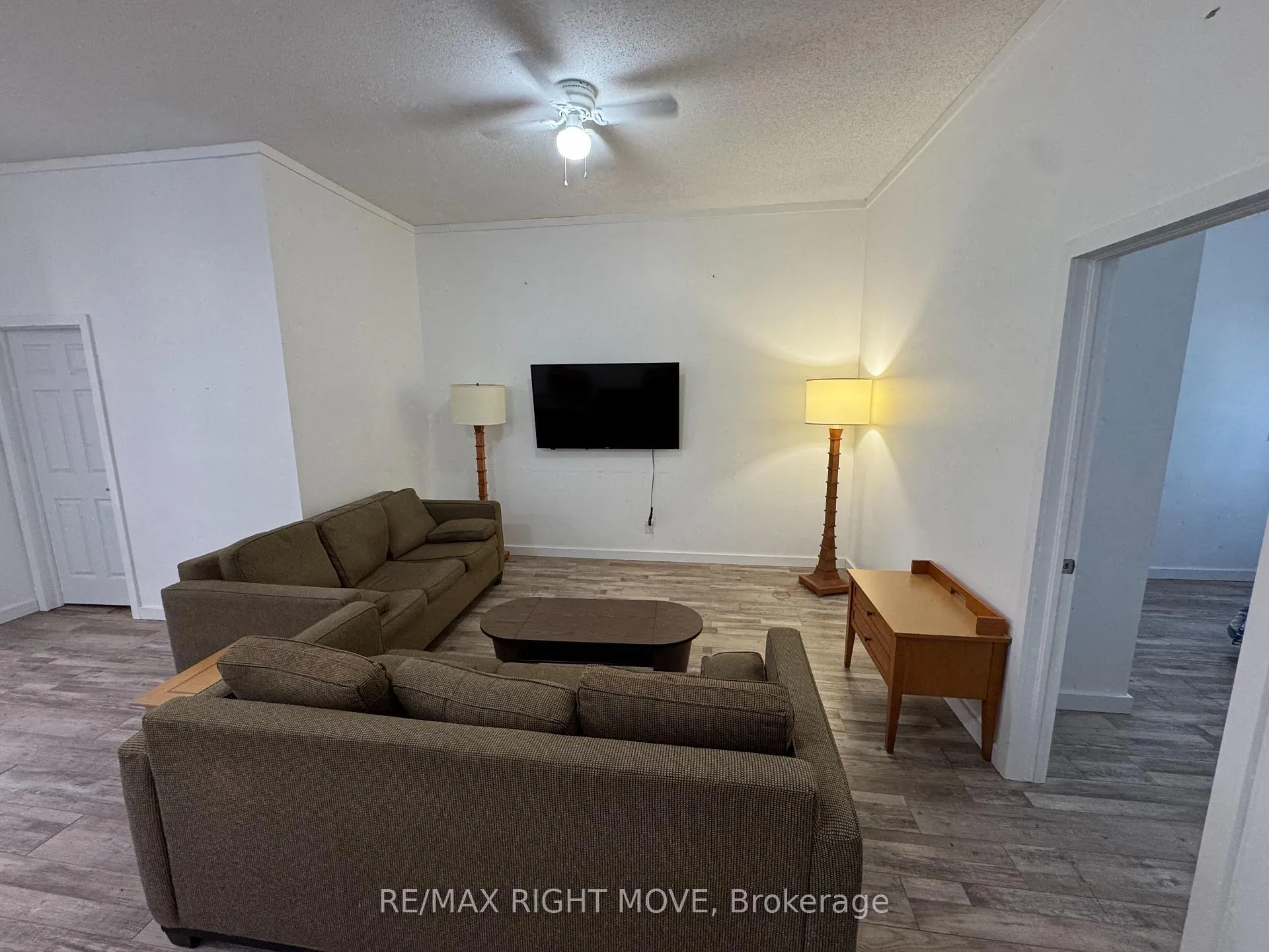 Photo 5 of Unit 4B, 4337 Burnside Line, Orillia — HOMEH
