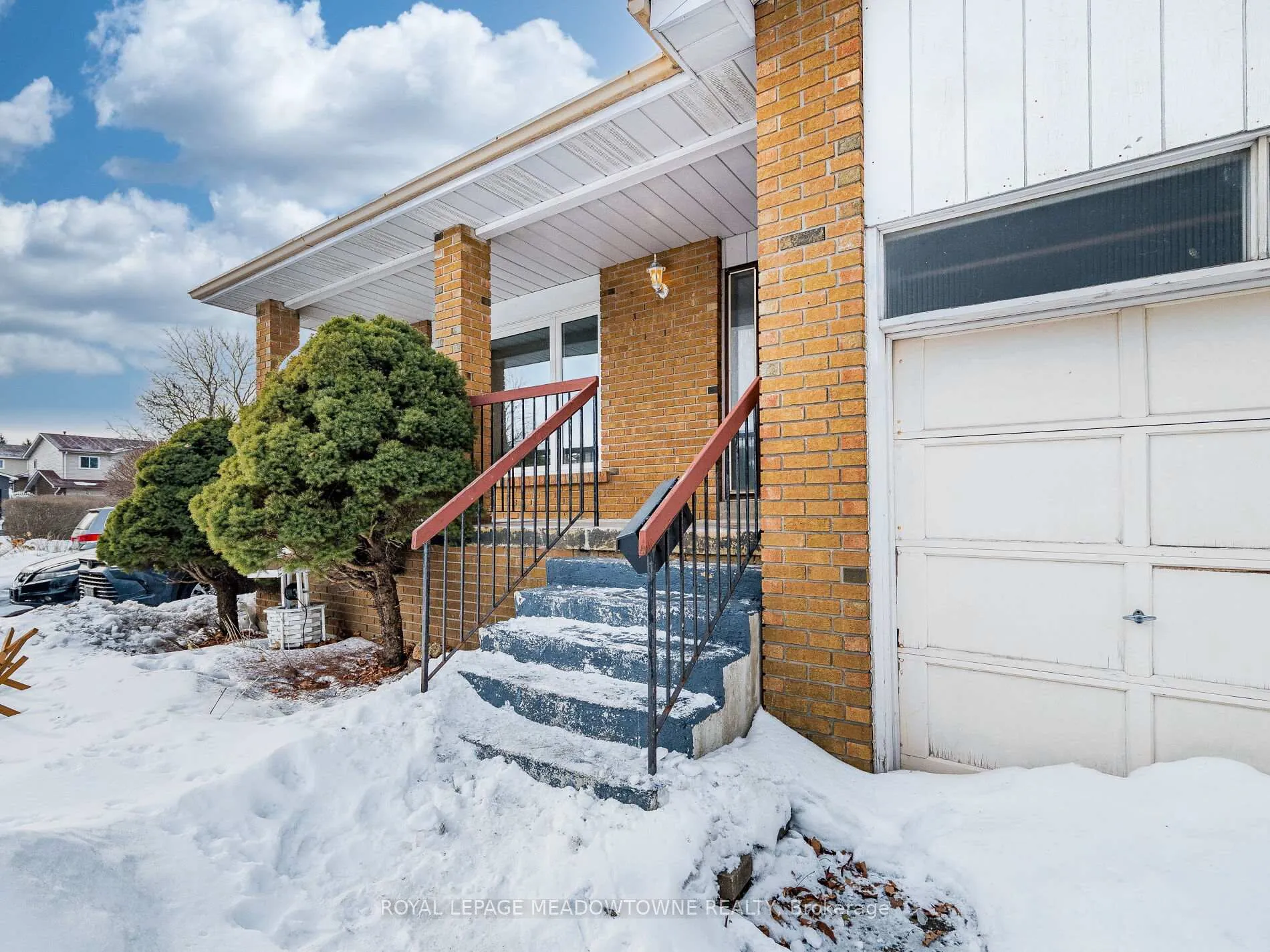 Photo 2 of 66 Pluto Drive, Brampton, Madoc — HOMEH