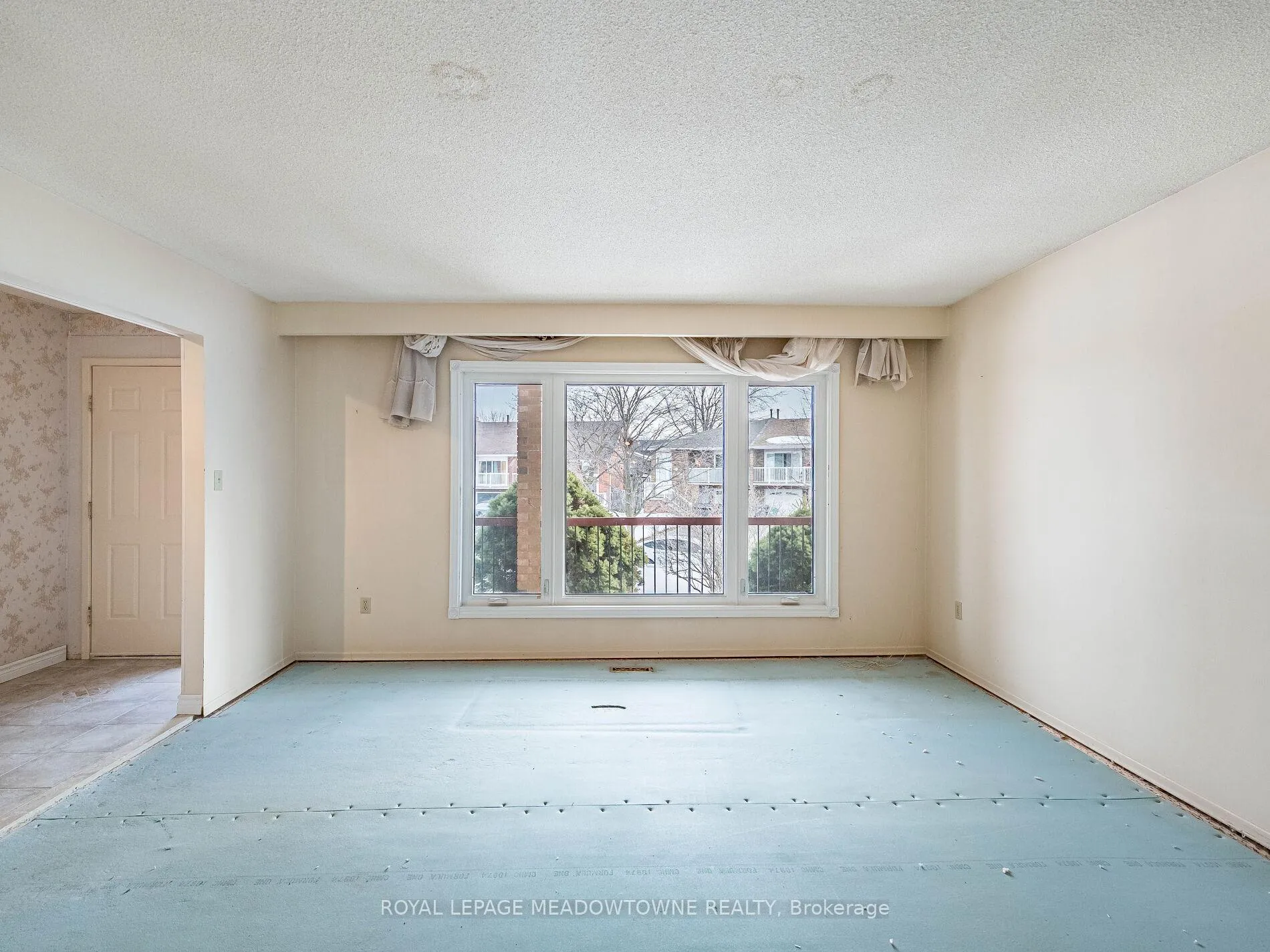 Photo 9 of 66 Pluto Drive, Brampton, Madoc — HOMEH
