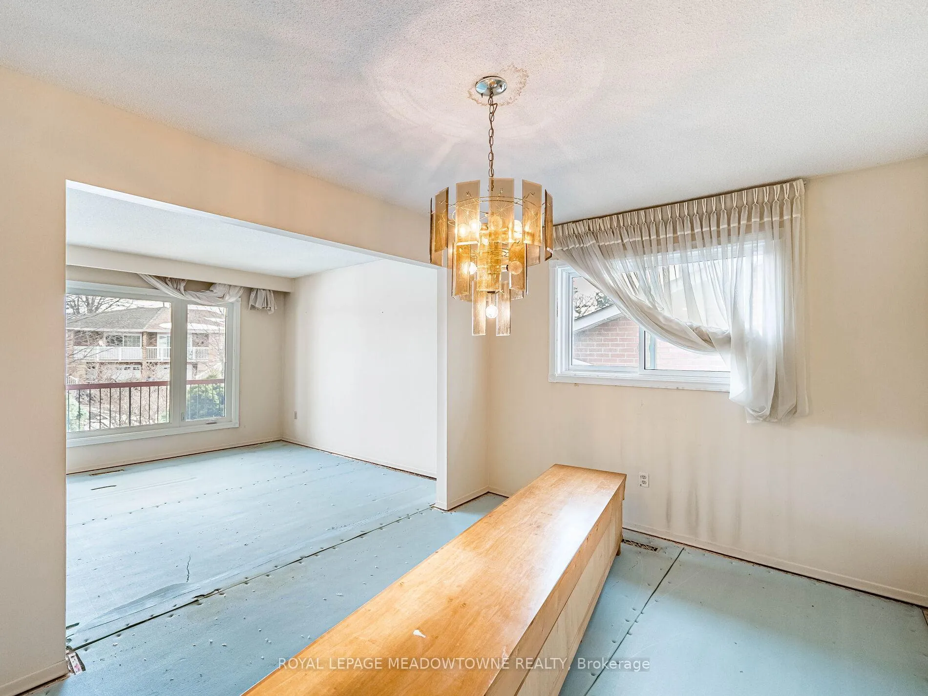 Photo 11 of 66 Pluto Drive, Brampton, Madoc — HOMEH