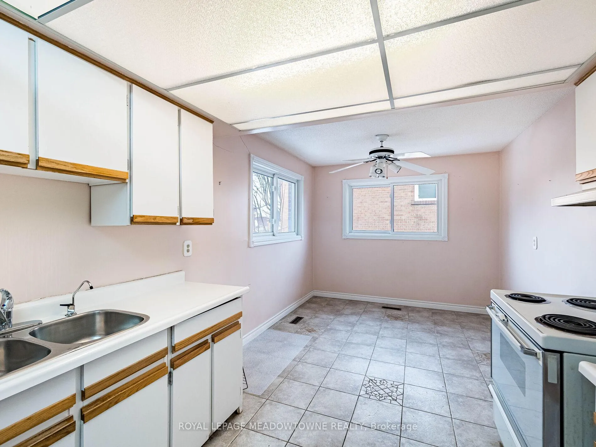 Photo 14 of 66 Pluto Drive, Brampton, Madoc — HOMEH