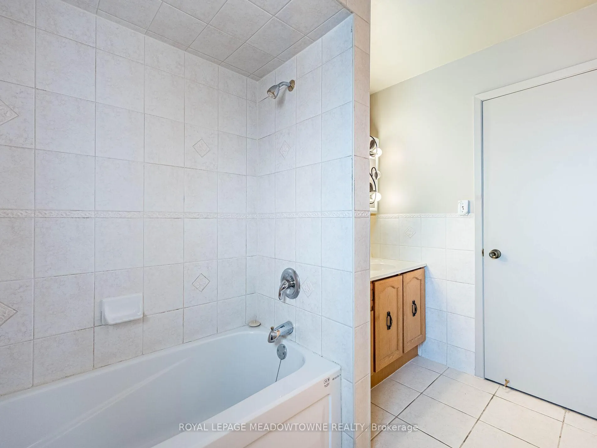 Photo 21 of 66 Pluto Drive, Brampton, Madoc — HOMEH