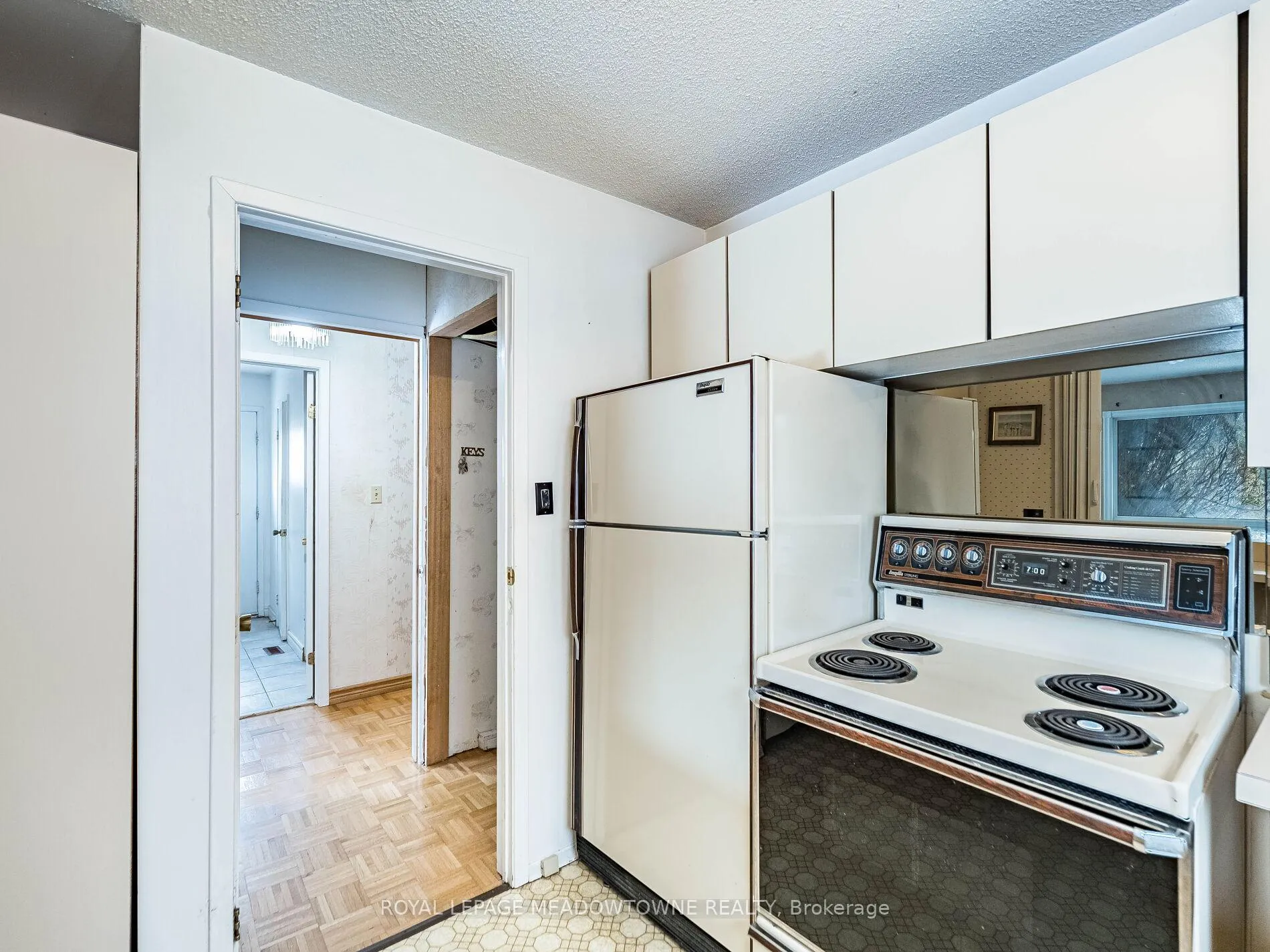 Photo 35 of 66 Pluto Drive, Brampton, Madoc — HOMEH