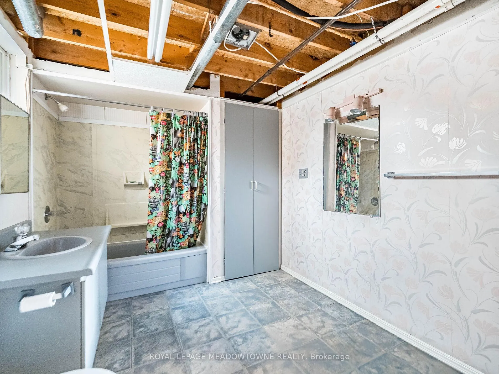 Photo 44 of 66 Pluto Drive, Brampton, Madoc — HOMEH