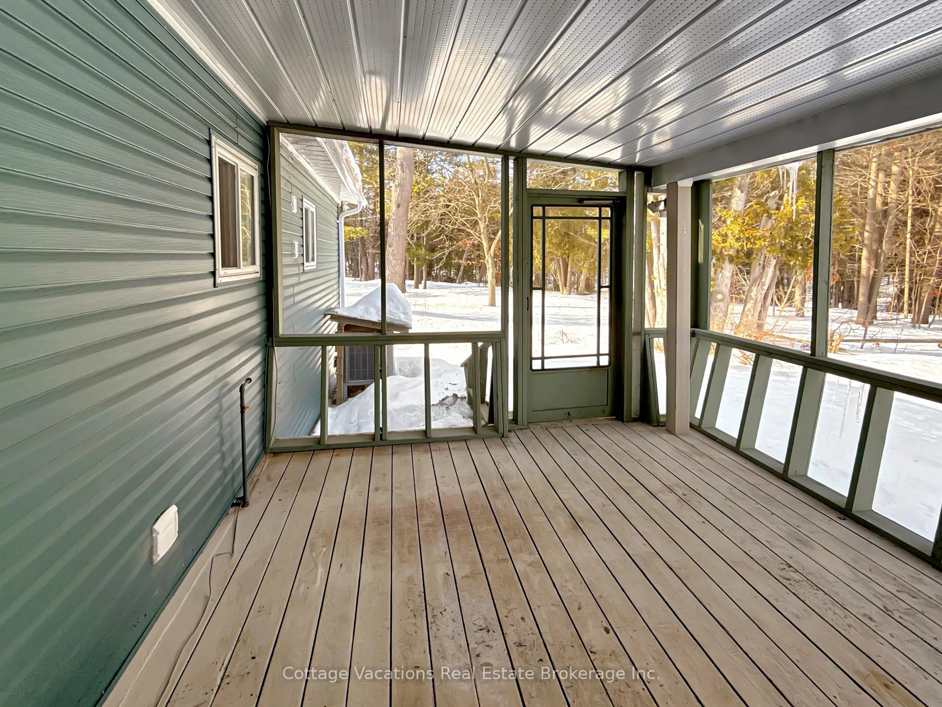 Photo 36 of 28 Riverview Circle, Innisfil, Rural Innisfil — HOMEH