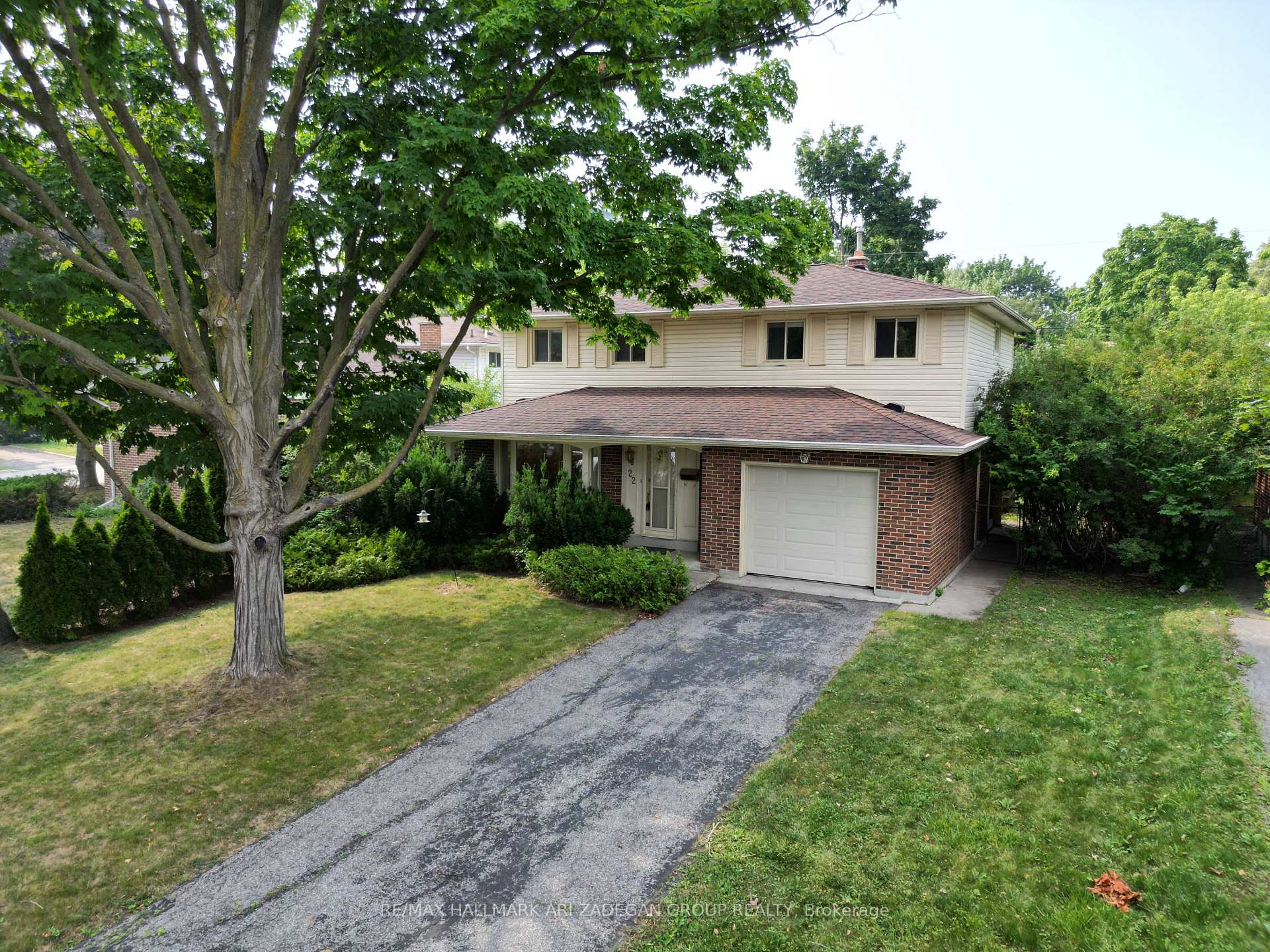 Photo 1 of 22 Silver Aspen Drive, Markham, Thornhill — HOMEH