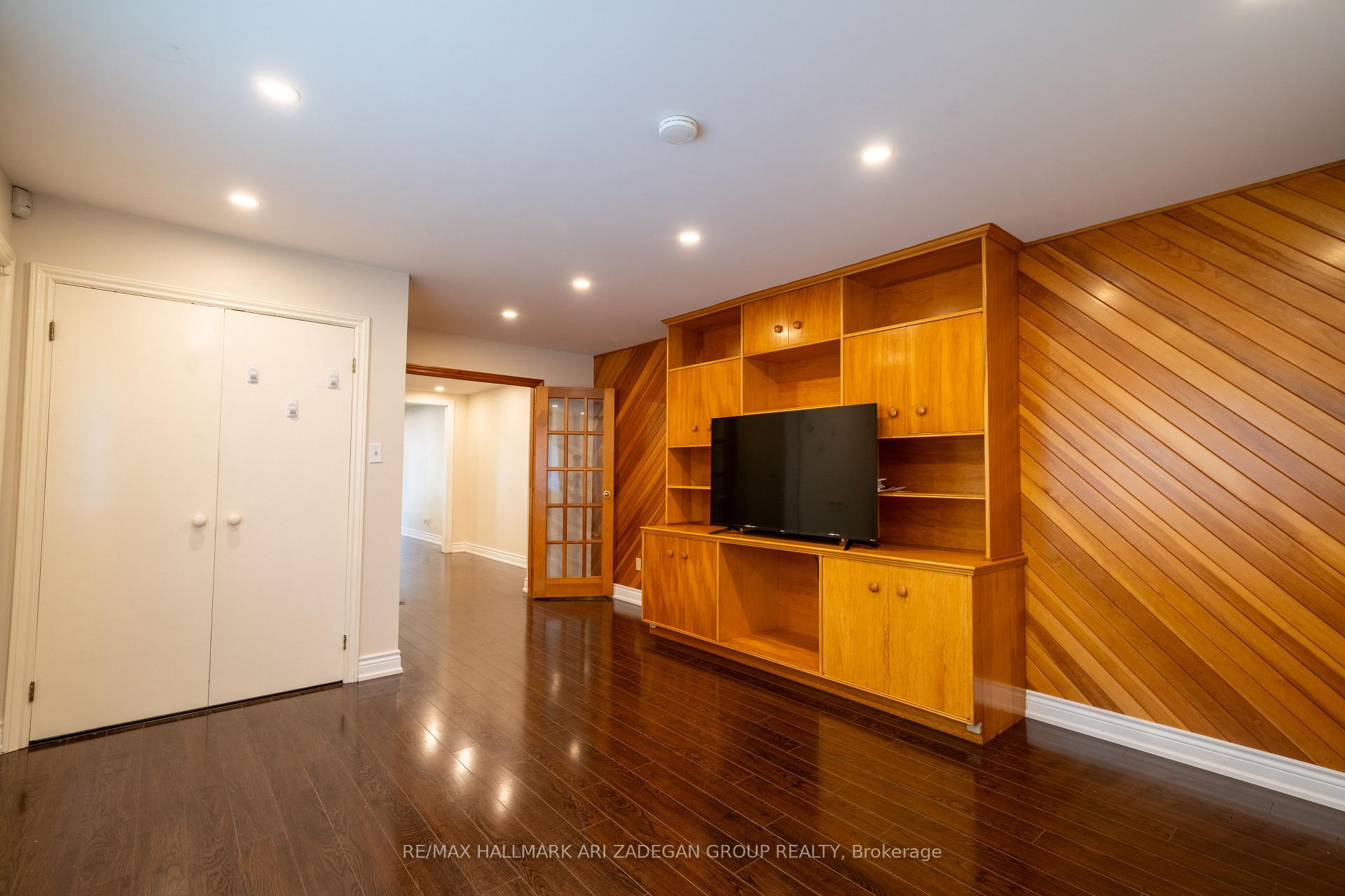 Photo 10 of 22 Silver Aspen Drive, Markham, Thornhill — HOMEH