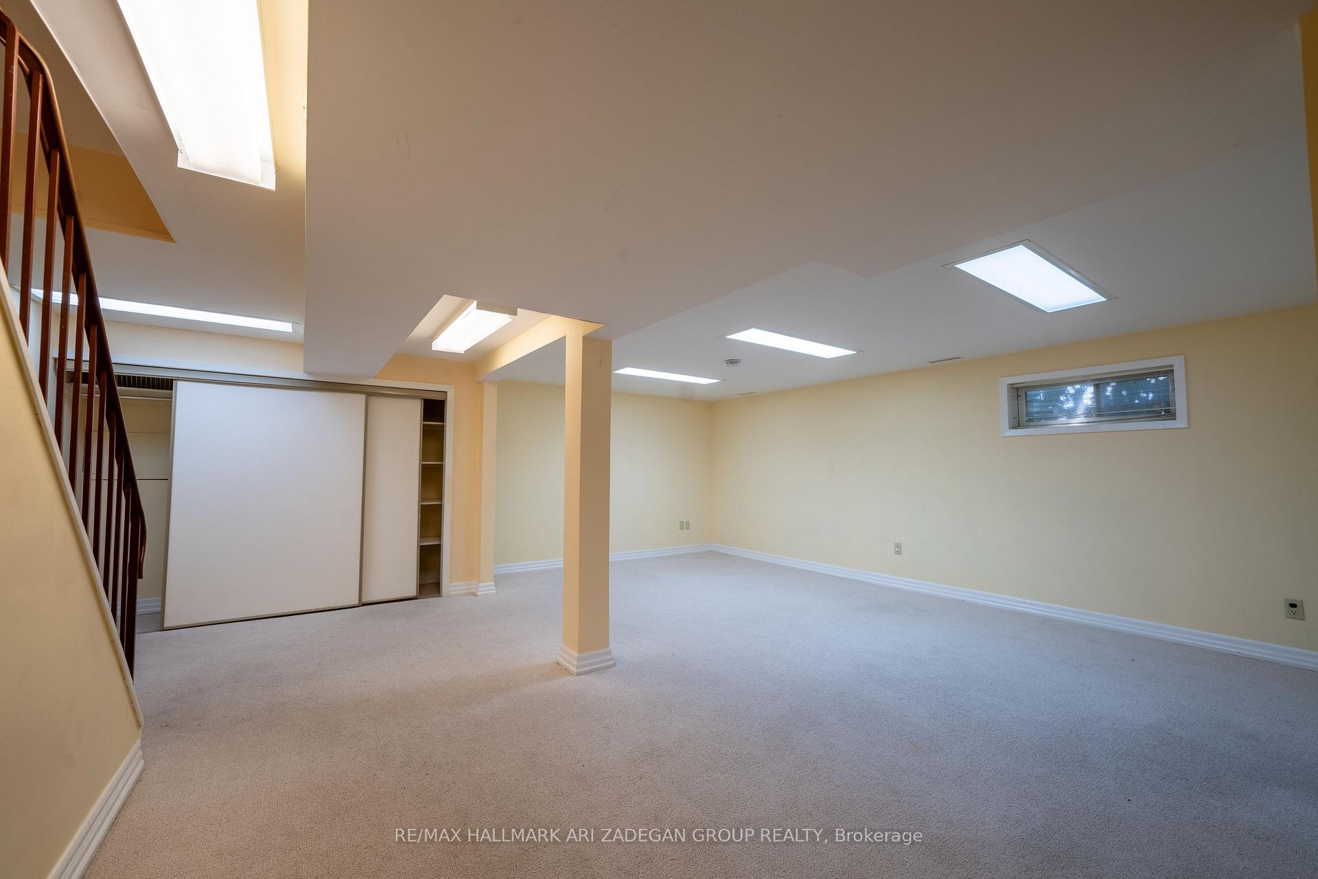 Photo 17 of 22 Silver Aspen Drive, Markham, Thornhill — HOMEH