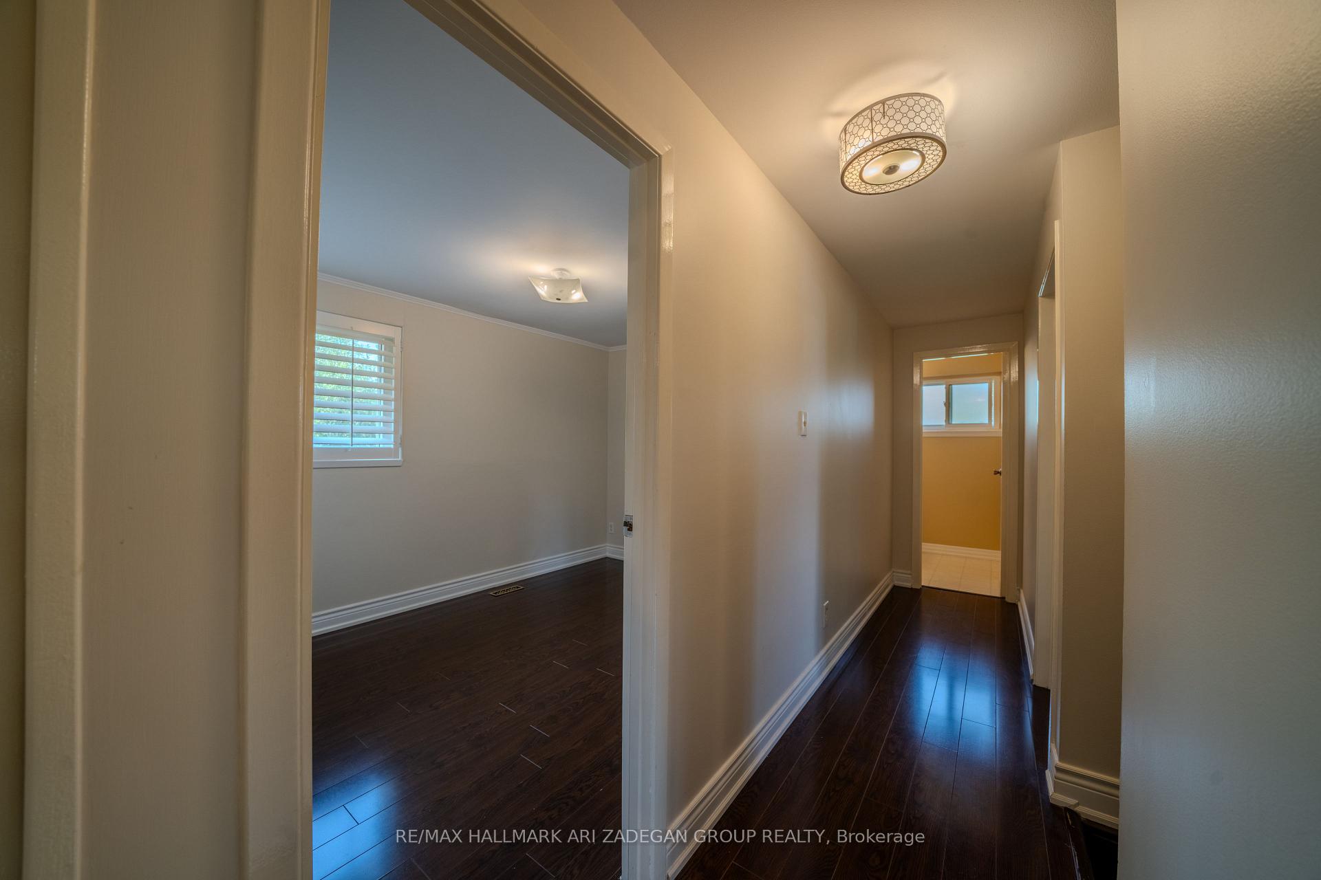 Photo 18 of 22 Silver Aspen Drive, Markham, Thornhill — HOMEH