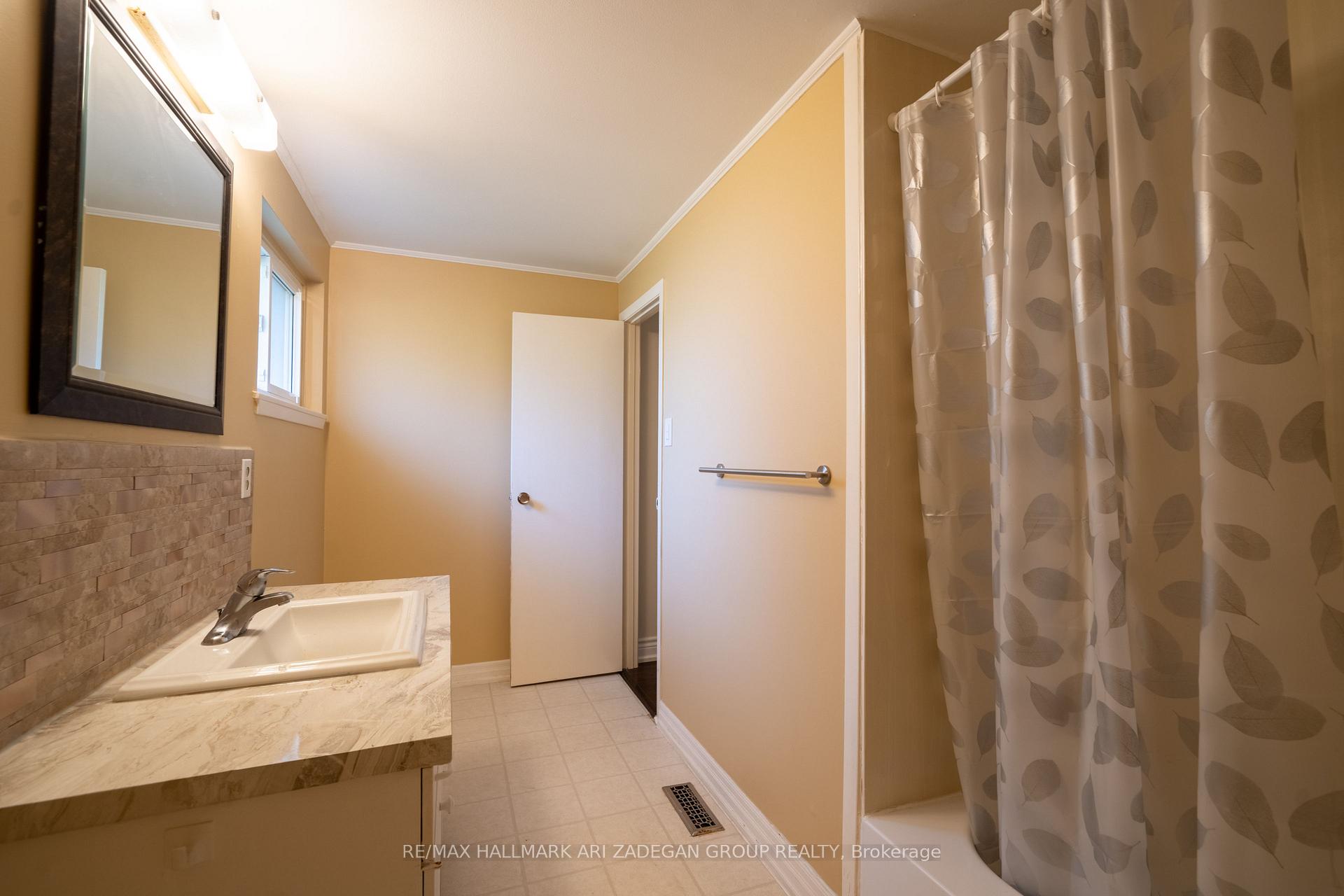 Photo 27 of 22 Silver Aspen Drive, Markham, Thornhill — HOMEH