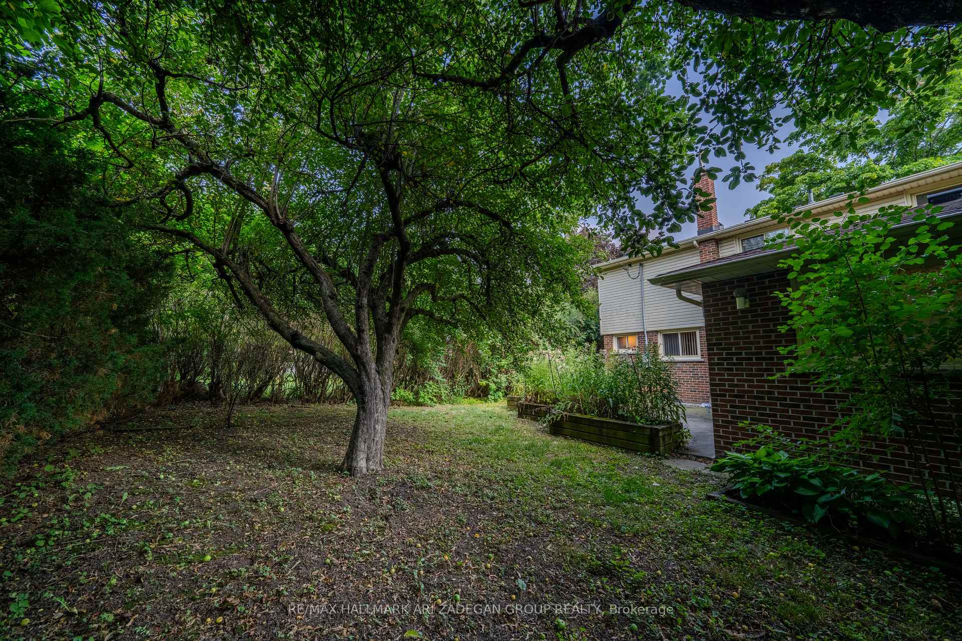 Photo 32 of 22 Silver Aspen Drive, Markham, Thornhill — HOMEH