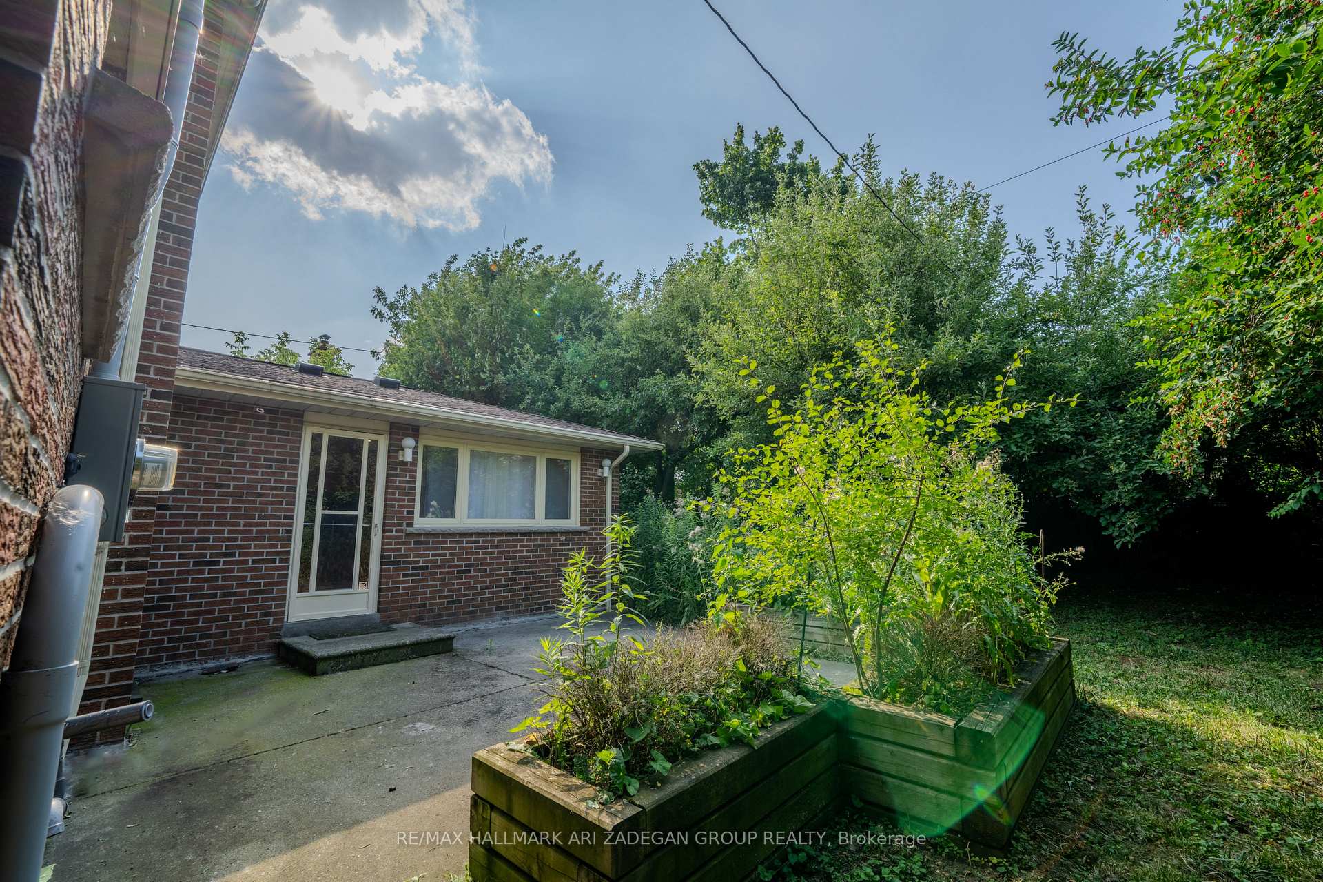 Photo 34 of 22 Silver Aspen Drive, Markham, Thornhill — HOMEH