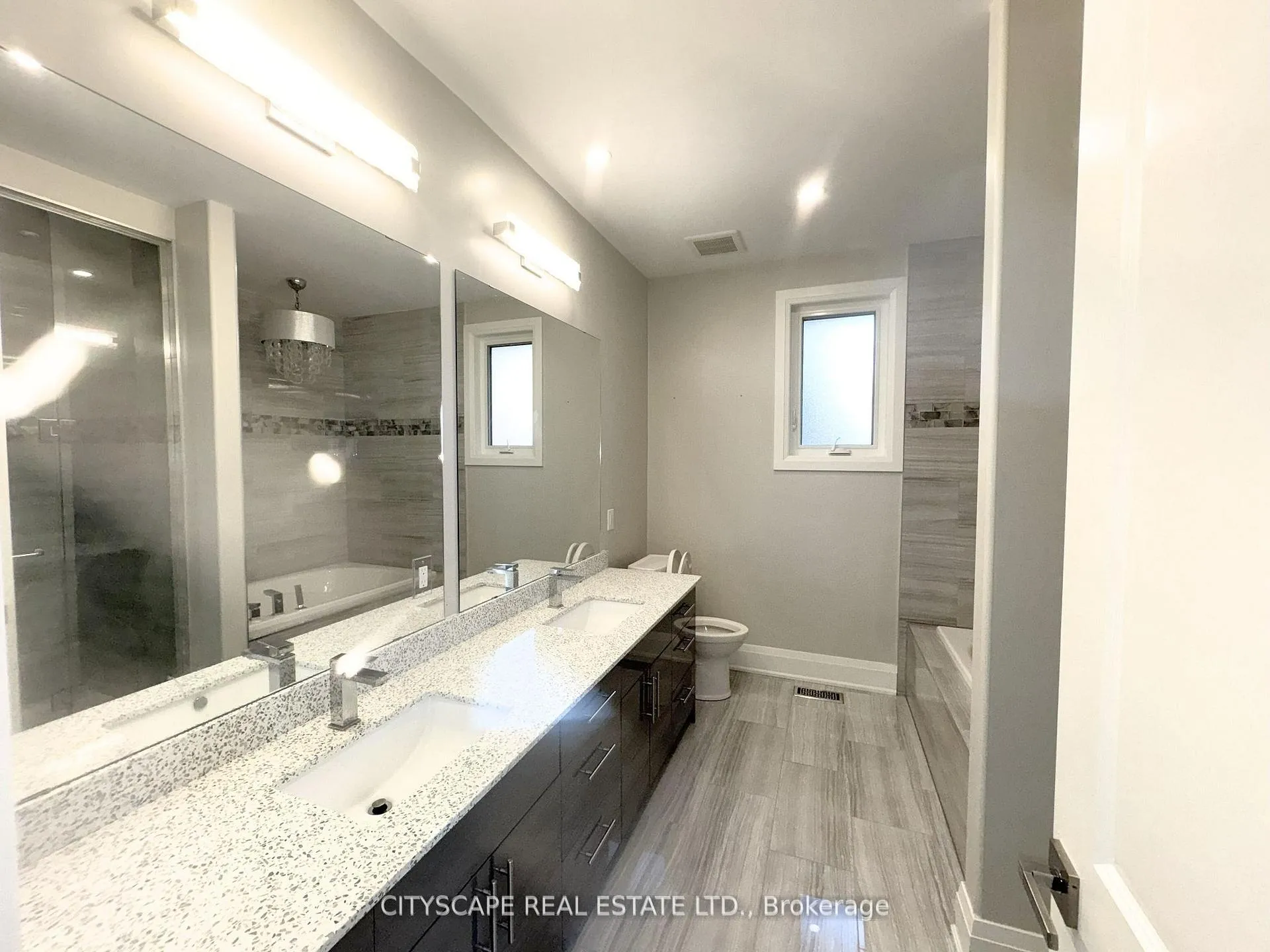 Photo 24 of 5074 Kalar Road, Niagara Falls, Ascot — HOMEH