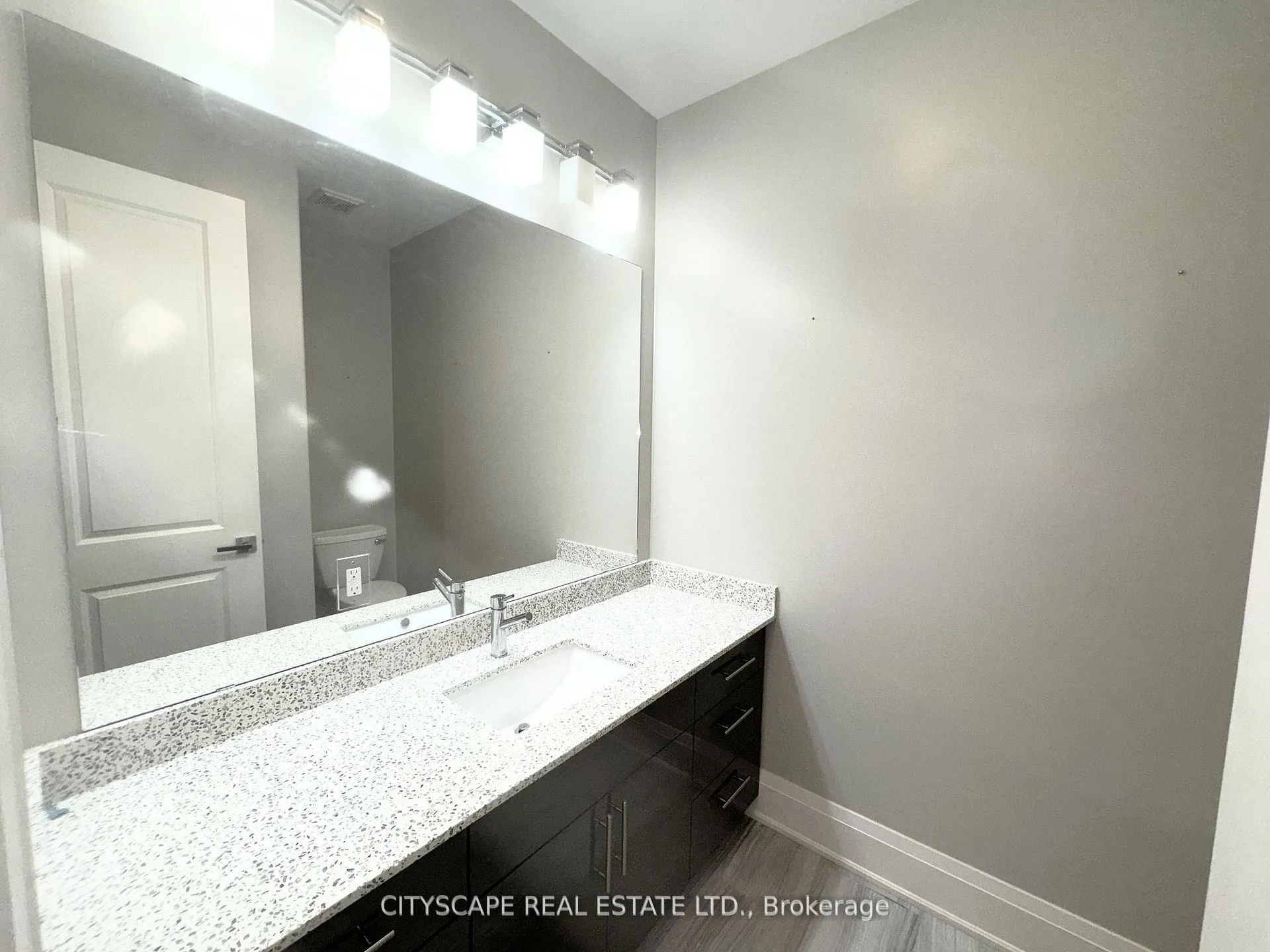 Photo 35 of 5074 Kalar Road, Niagara Falls, Ascot — HOMEH