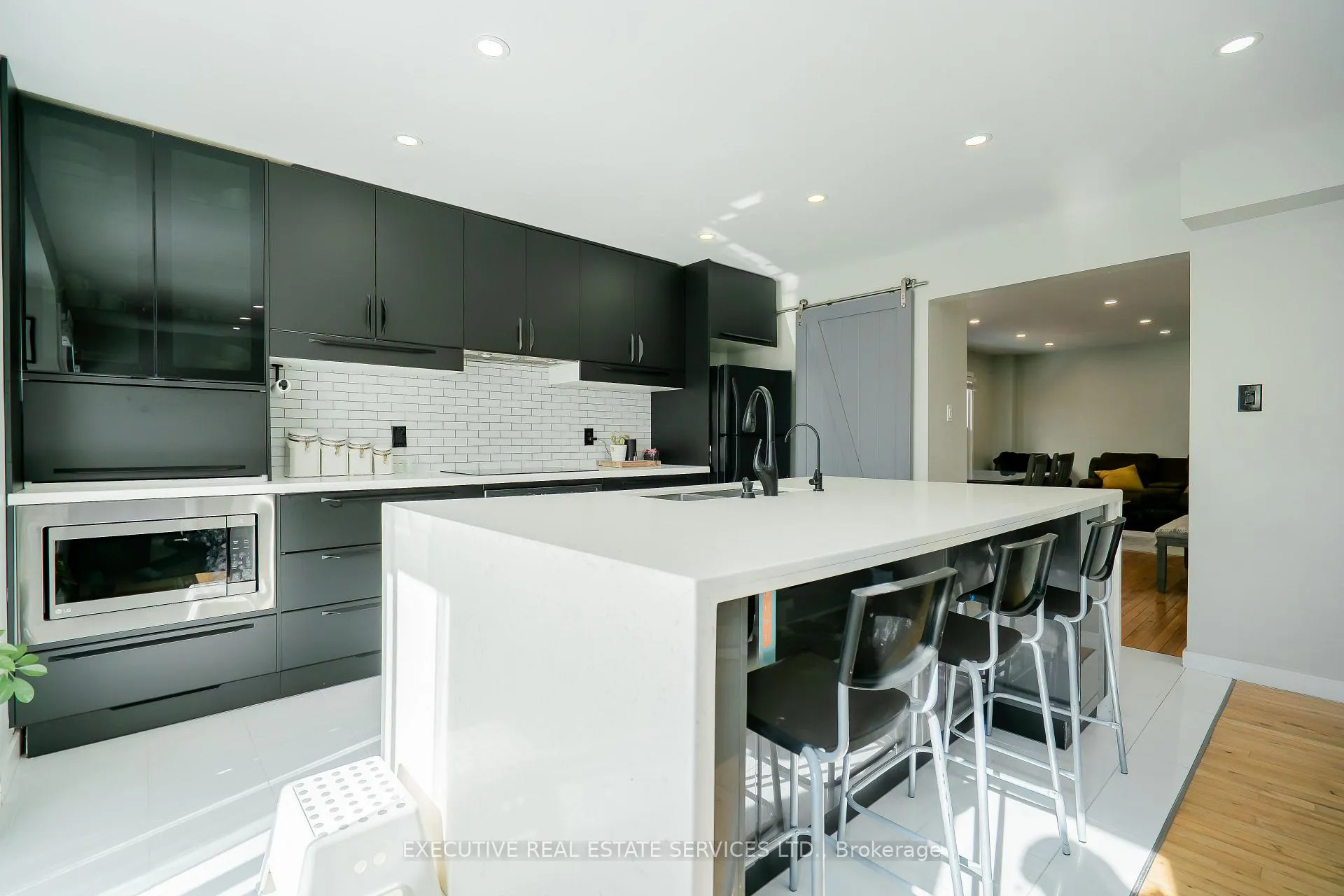 Photo 6 of 26 Stalbridge Avenue, Brampton, Fletcher's Creek South — HOMEH