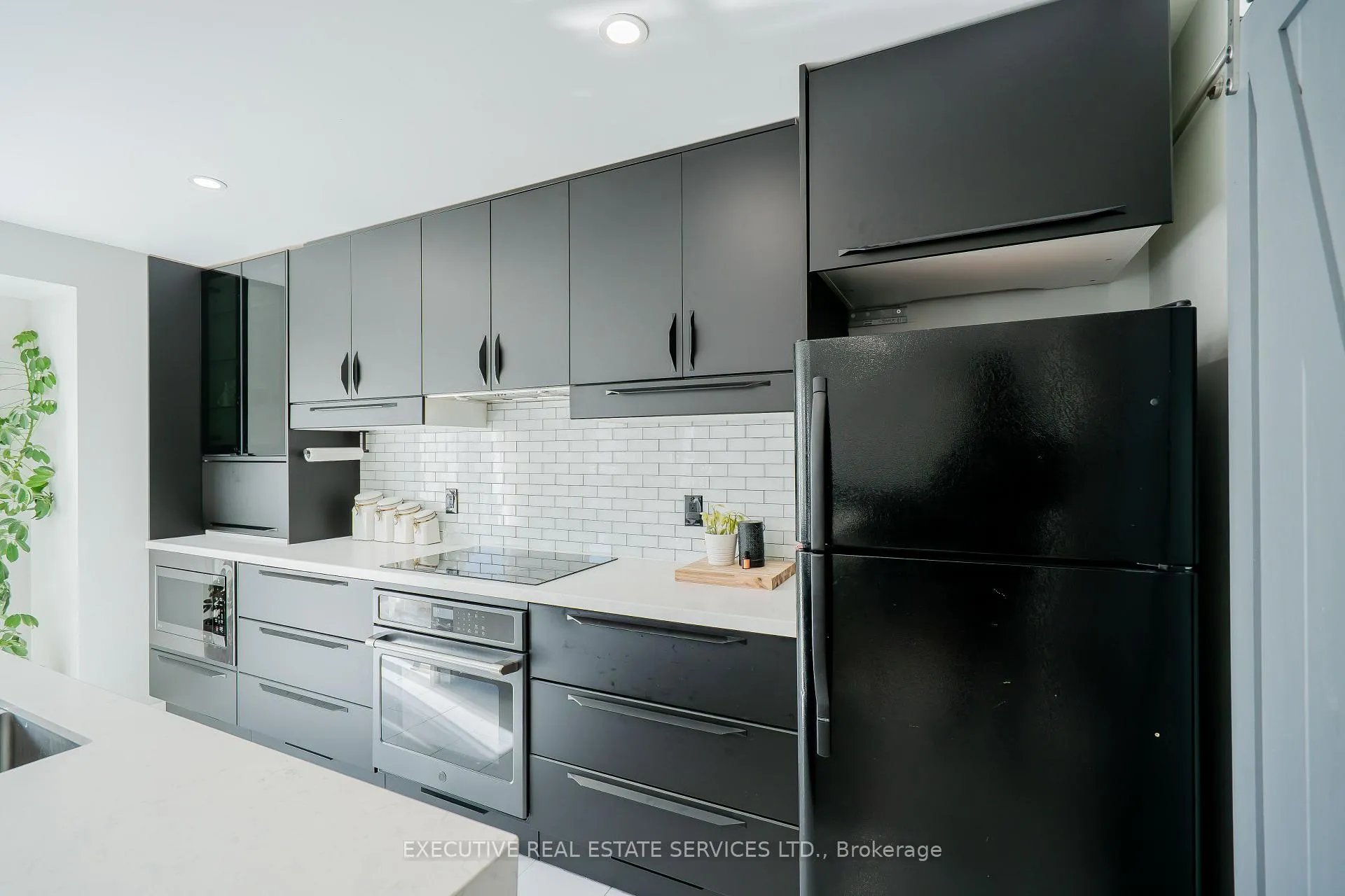Photo 7 of 26 Stalbridge Avenue, Brampton, Fletcher's Creek South — HOMEH