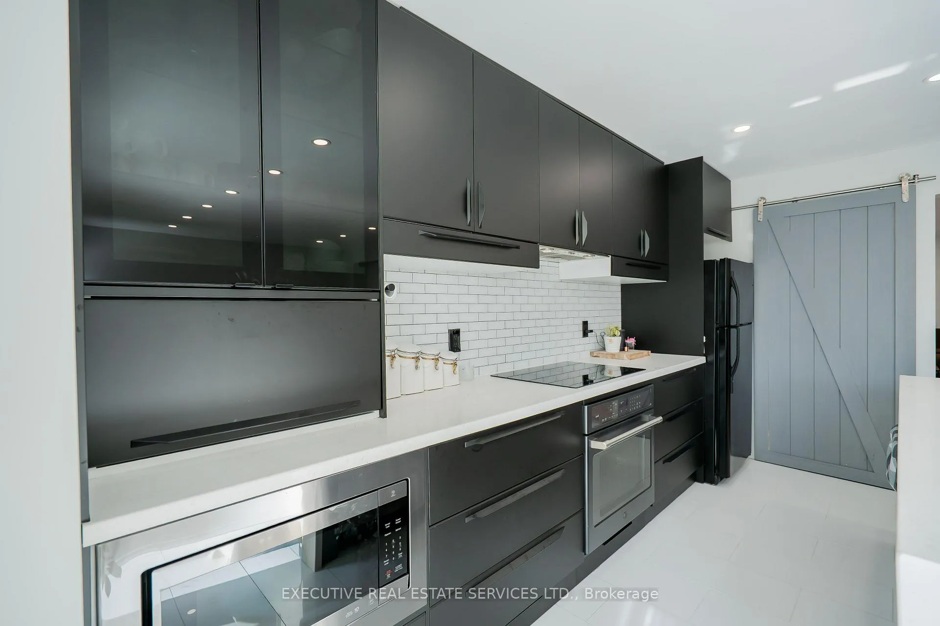 Photo 9 of 26 Stalbridge Avenue, Brampton, Fletcher's Creek South — HOMEH