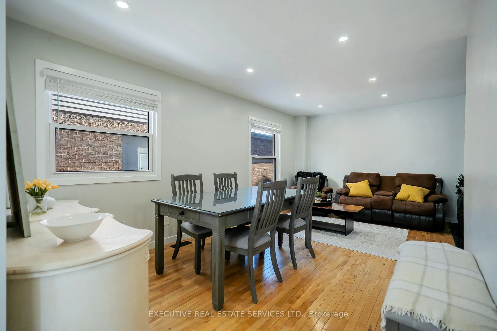 Photo 11 of 26 Stalbridge Avenue, Brampton, Fletcher's Creek South — HOMEH