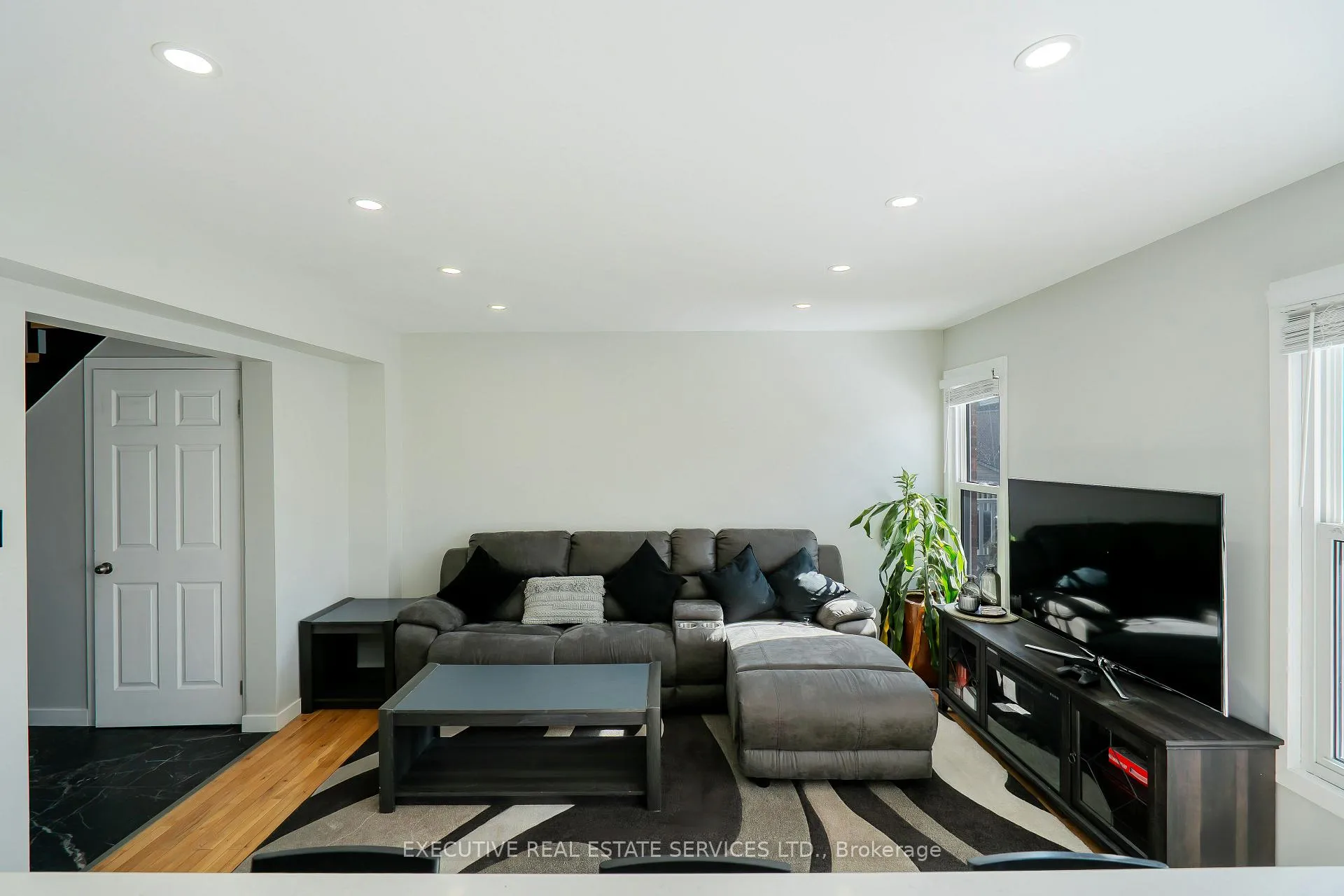 Photo 18 of 26 Stalbridge Avenue, Brampton, Fletcher's Creek South — HOMEH