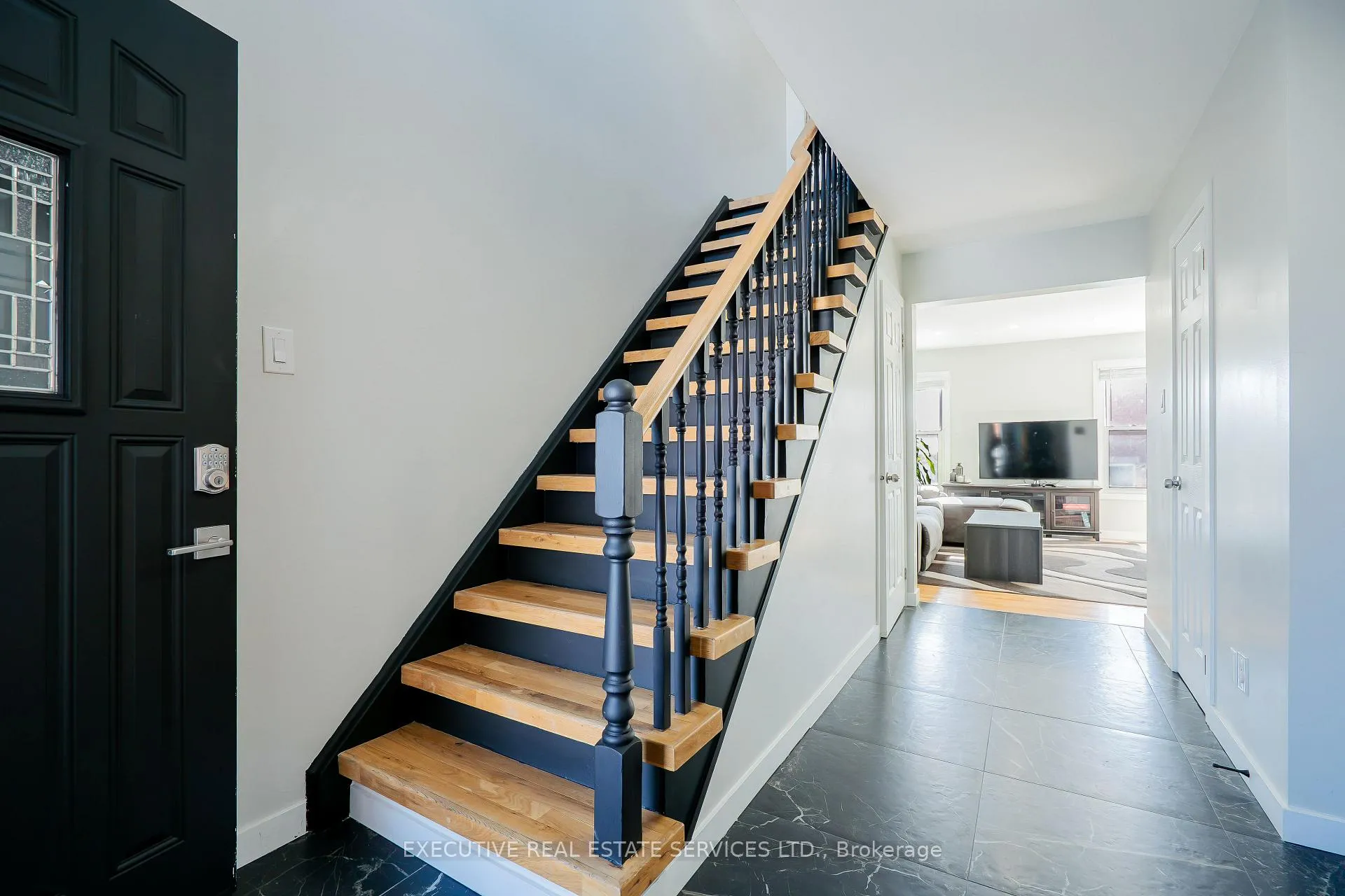 Photo 19 of 26 Stalbridge Avenue, Brampton, Fletcher's Creek South — HOMEH
