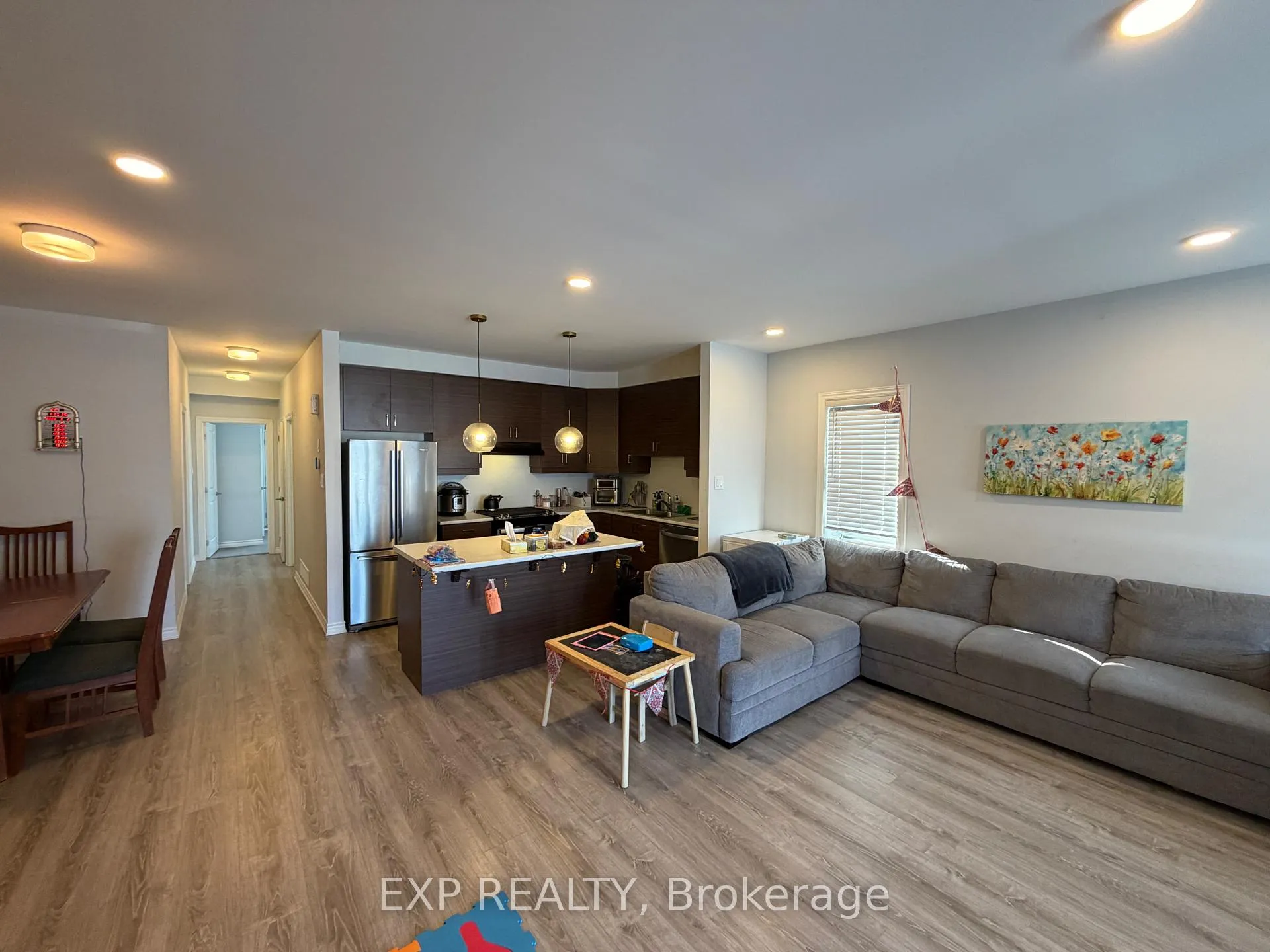 Photo 5 of 700 Lapland Private, Ottawa, Kanata - Emerald Meadows/Trailwest — HOMEH