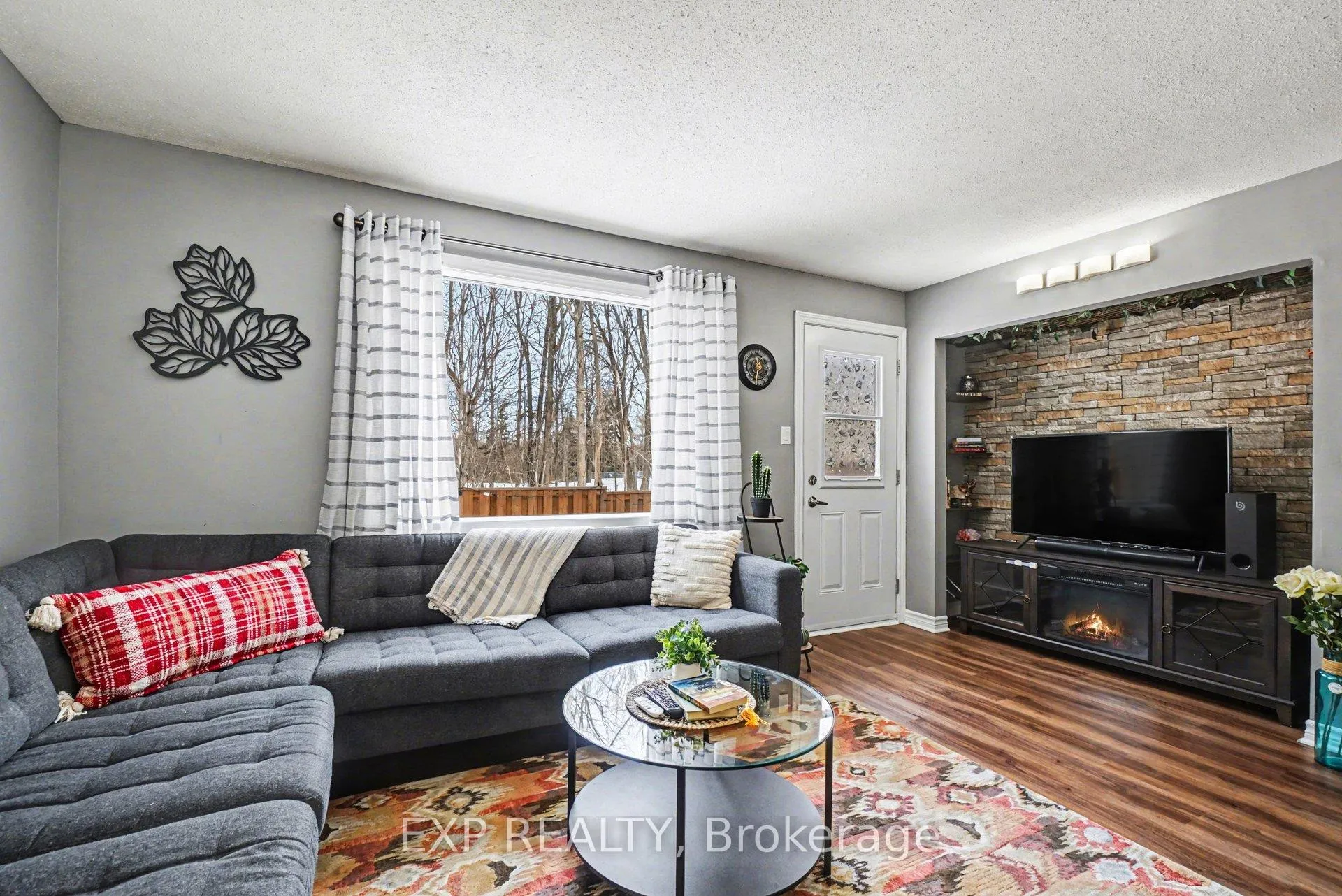 Photo 4 of 185 Teal Crescent, Ottawa, Chatelaine Village — HOMEH