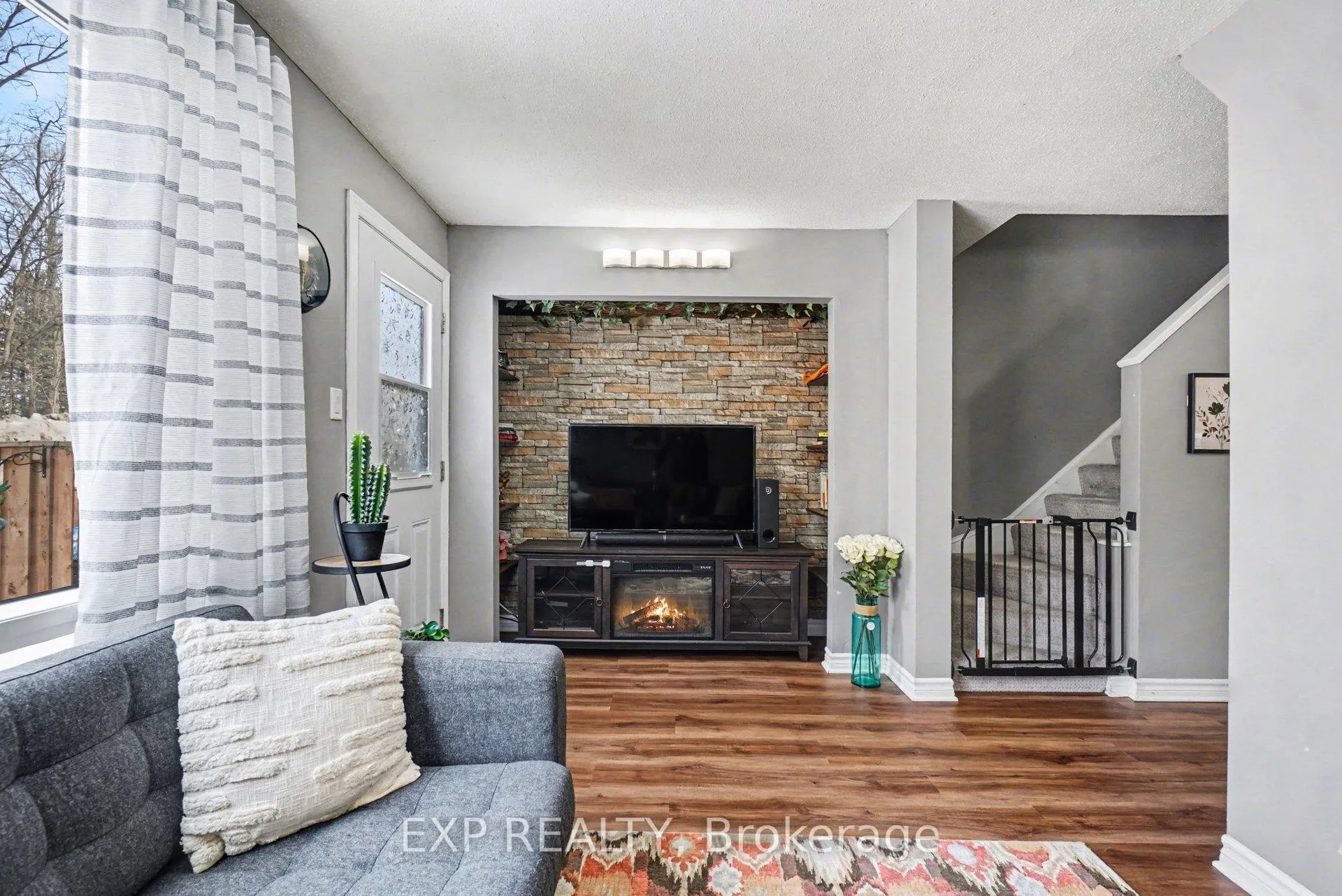 Photo 5 of 185 Teal Crescent, Ottawa, Chatelaine Village — HOMEH