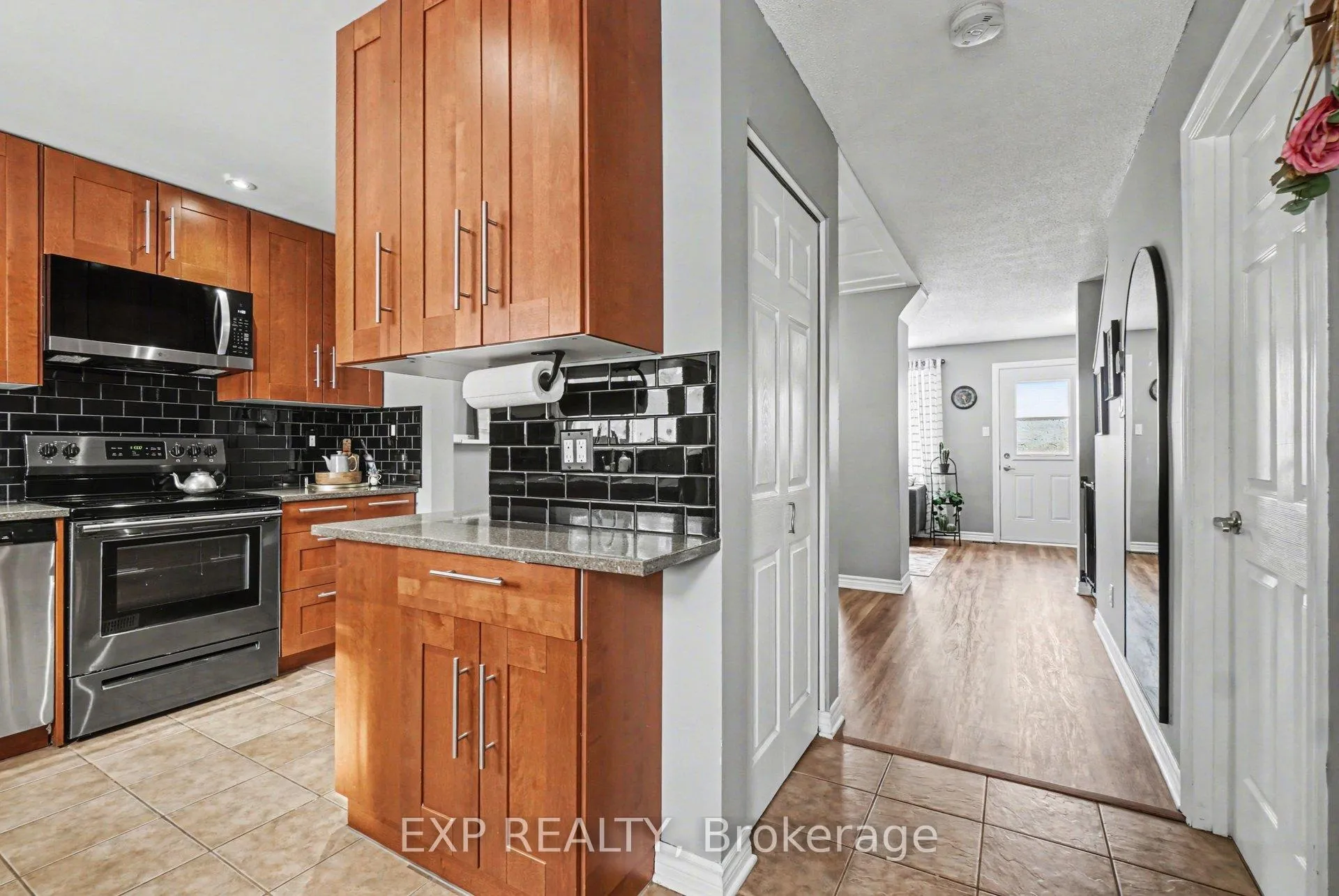 Photo 10 of 185 Teal Crescent, Ottawa, Chatelaine Village — HOMEH