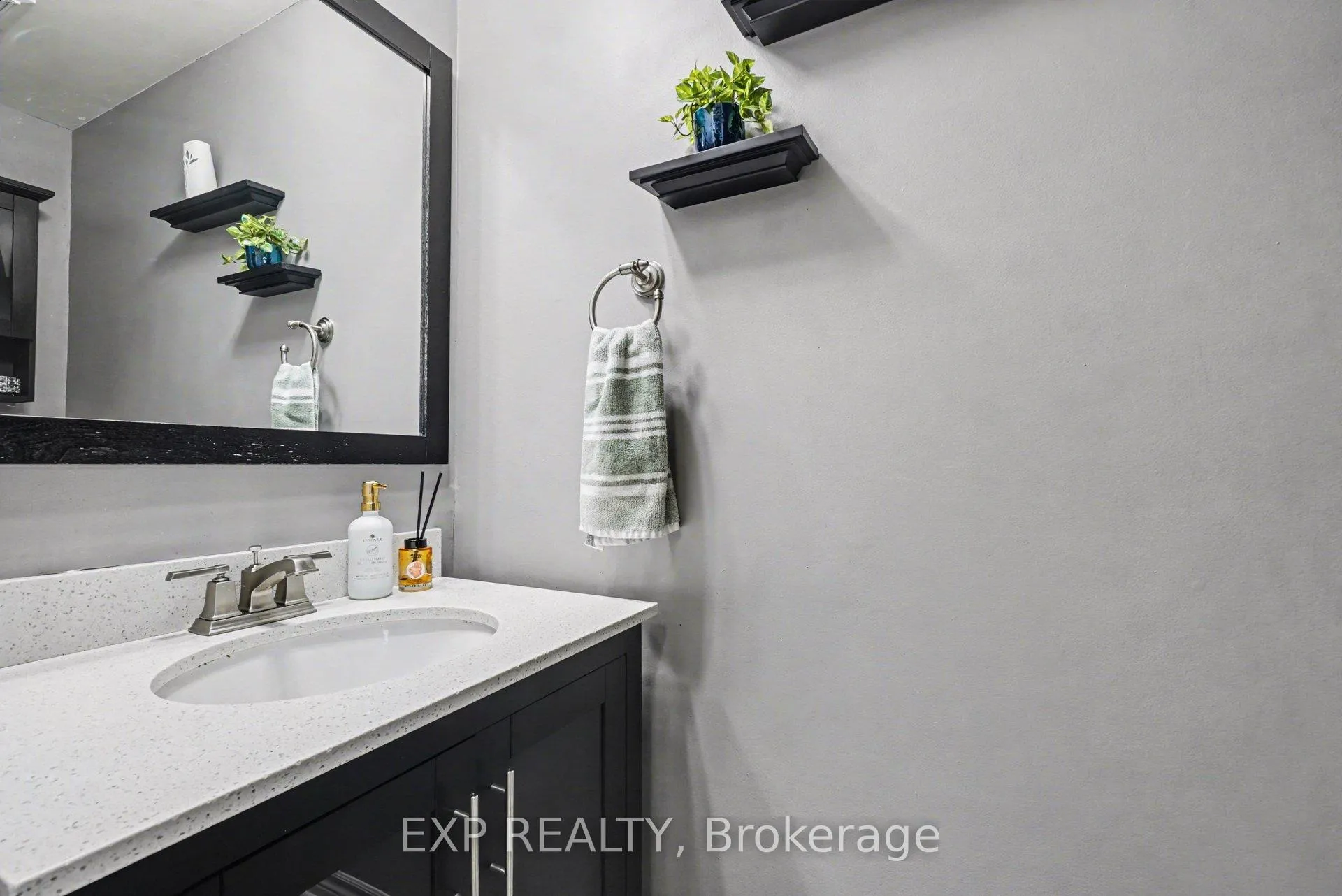 Photo 13 of 185 Teal Crescent, Ottawa, Chatelaine Village — HOMEH