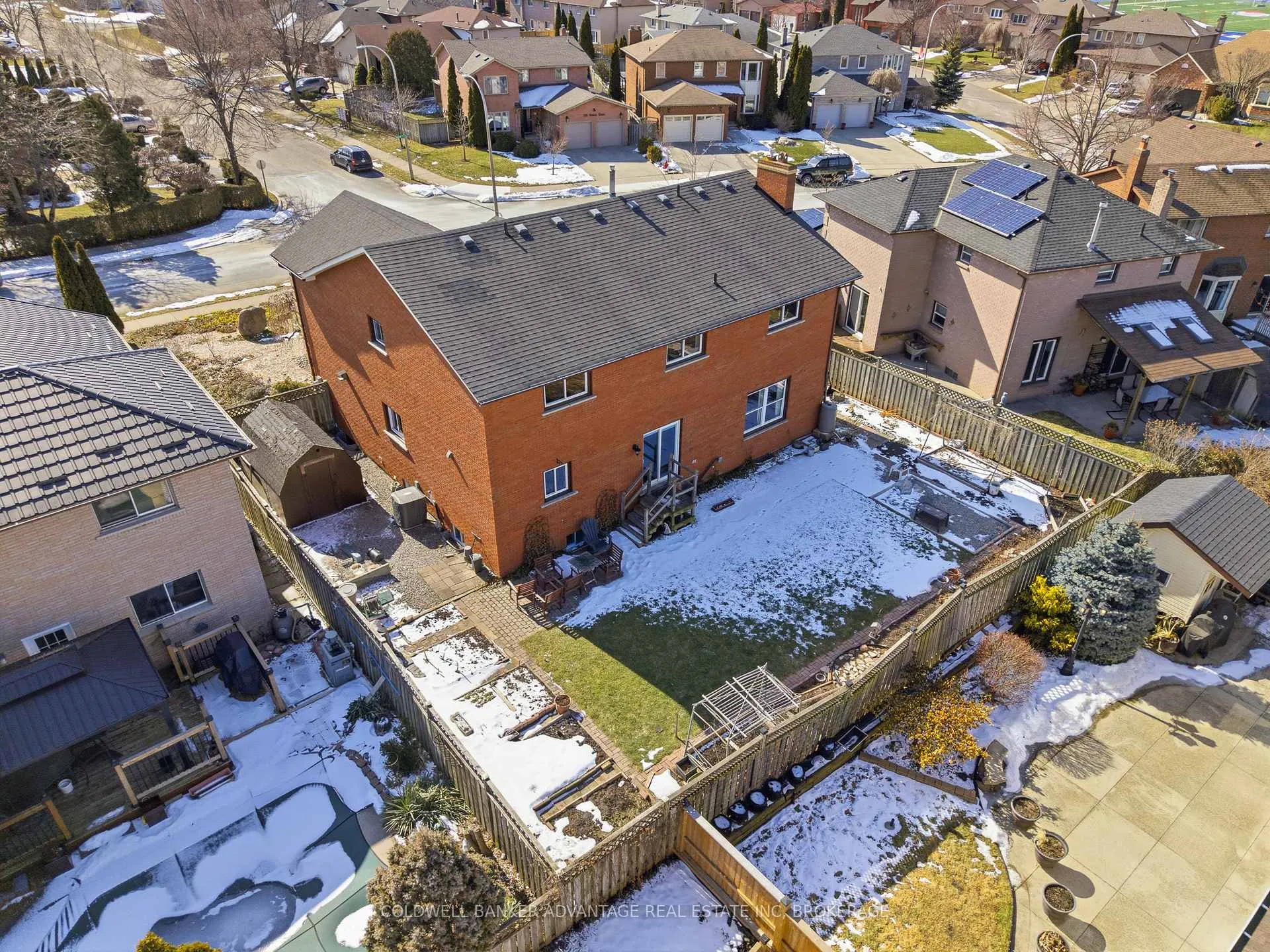Photo 9 of 137 Valera Drive, Hamilton, Stoney Creek — HOMEH