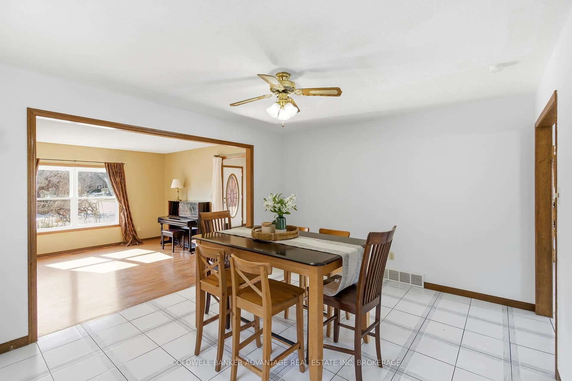 Photo 17 of 137 Valera Drive, Hamilton, Stoney Creek — HOMEH