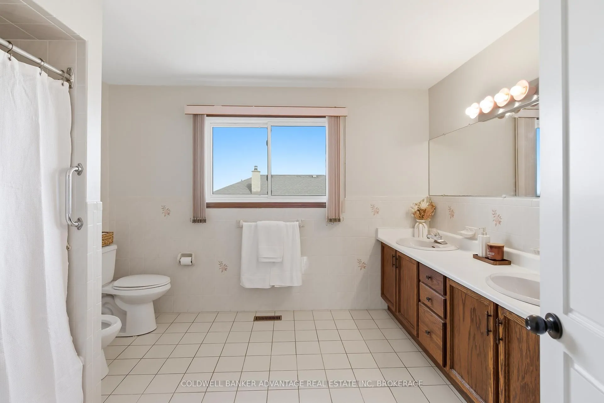 Photo 30 of 137 Valera Drive, Hamilton, Stoney Creek — HOMEH