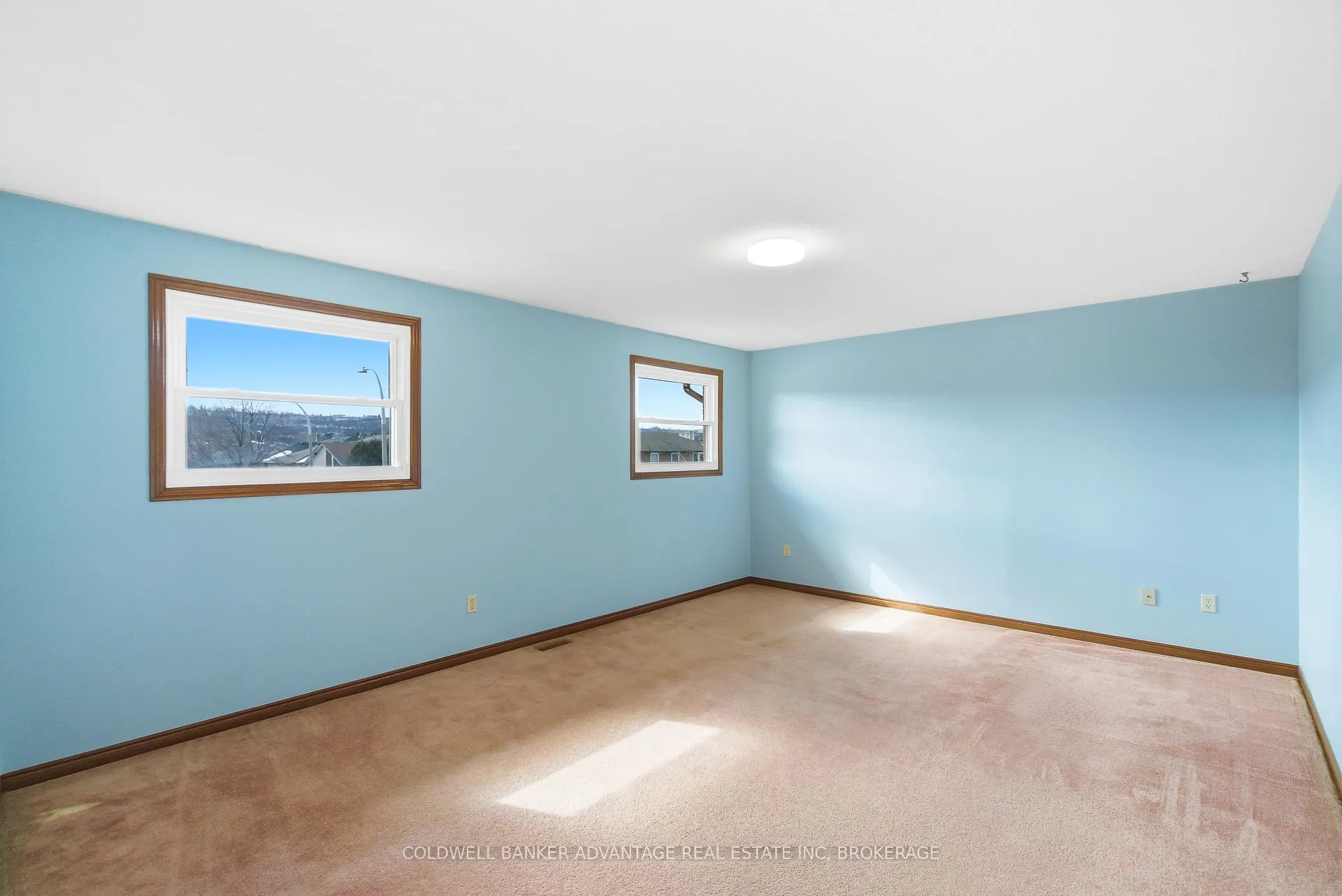 Photo 31 of 137 Valera Drive, Hamilton, Stoney Creek — HOMEH