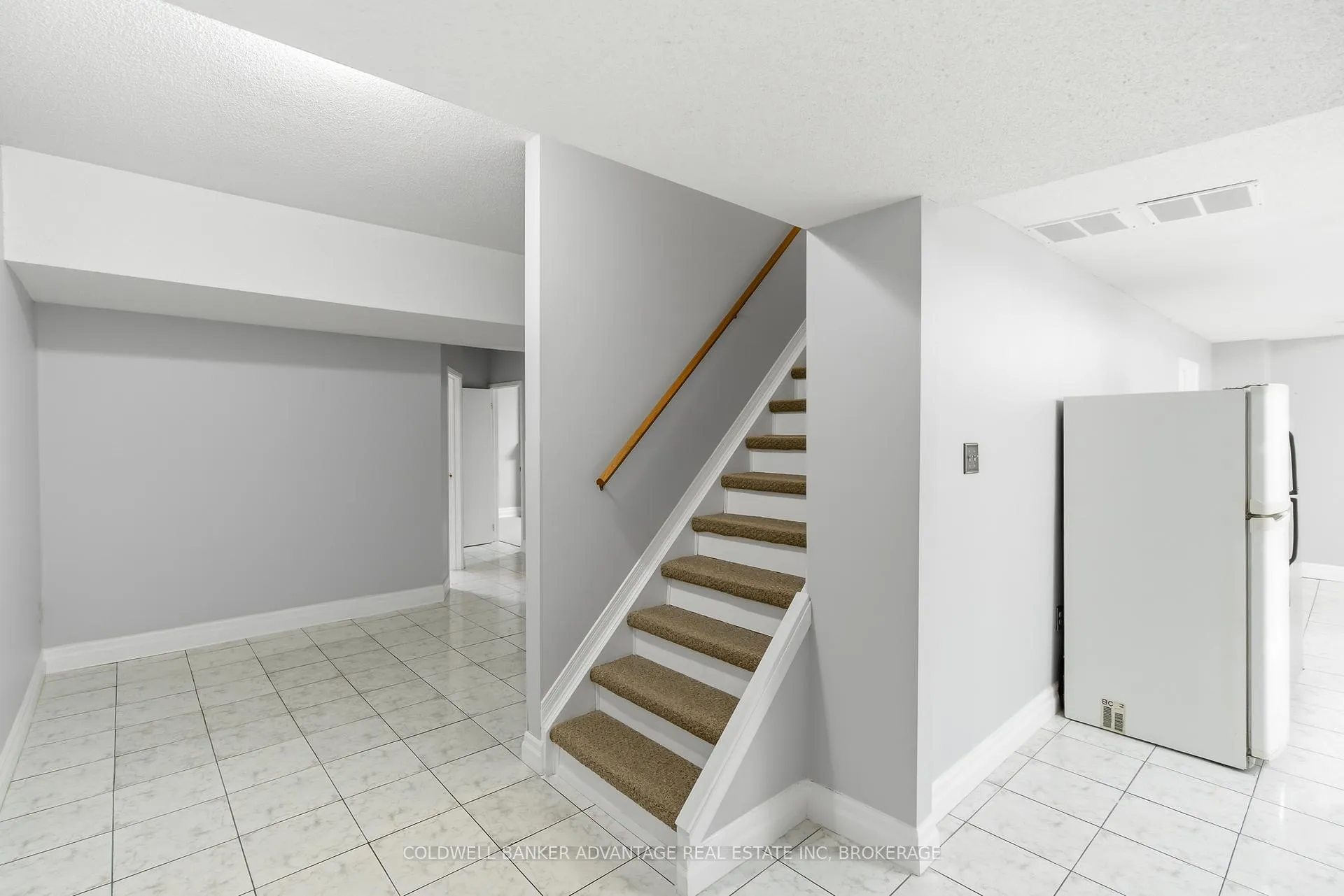 Photo 36 of 137 Valera Drive, Hamilton, Stoney Creek — HOMEH