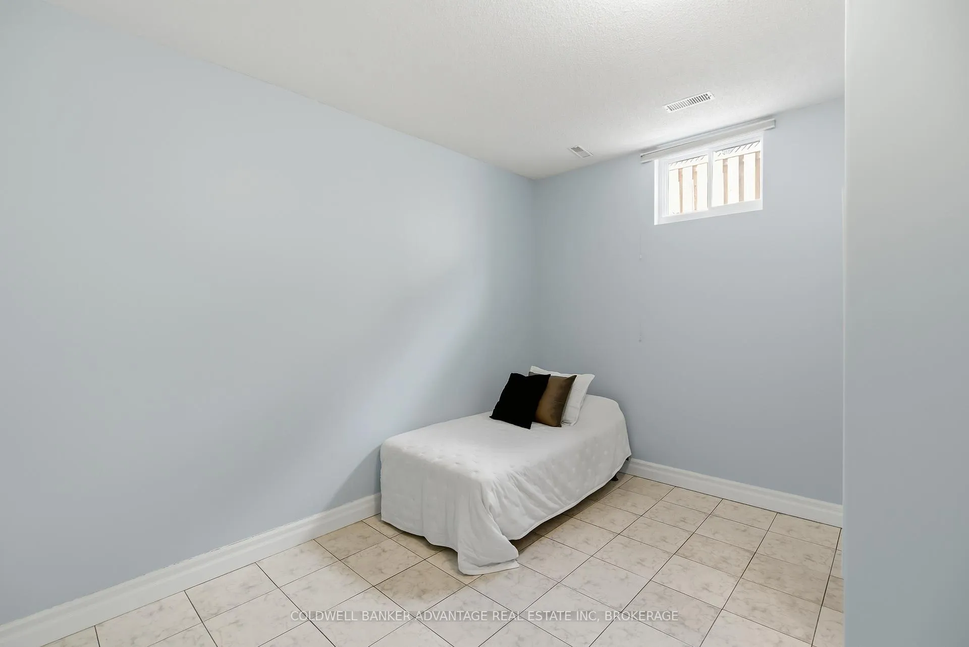 Photo 41 of 137 Valera Drive, Hamilton, Stoney Creek — HOMEH