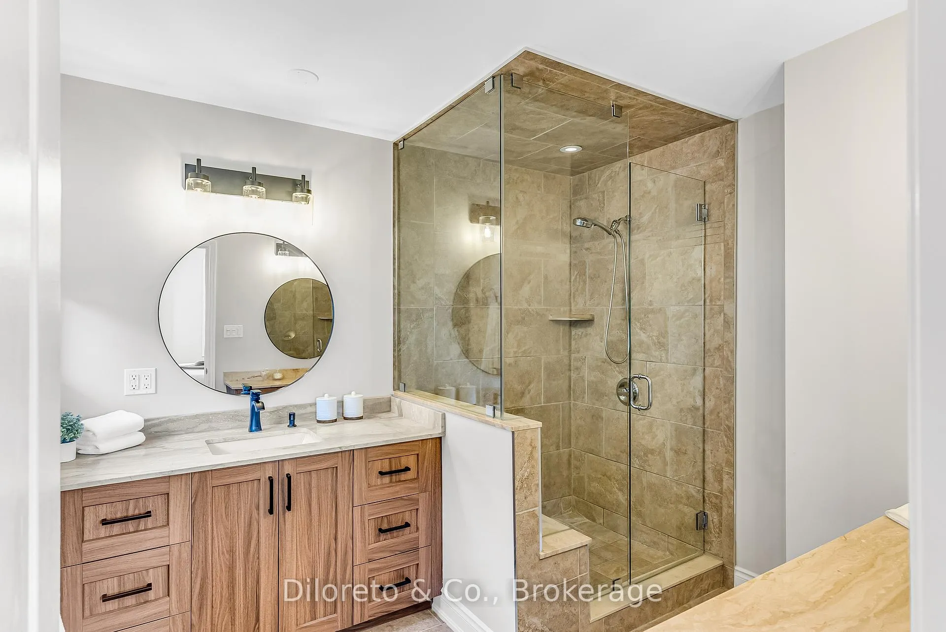 Photo 27 of 28 Michelangelo Lane, Hamilton, Carpenter — HOMEH
